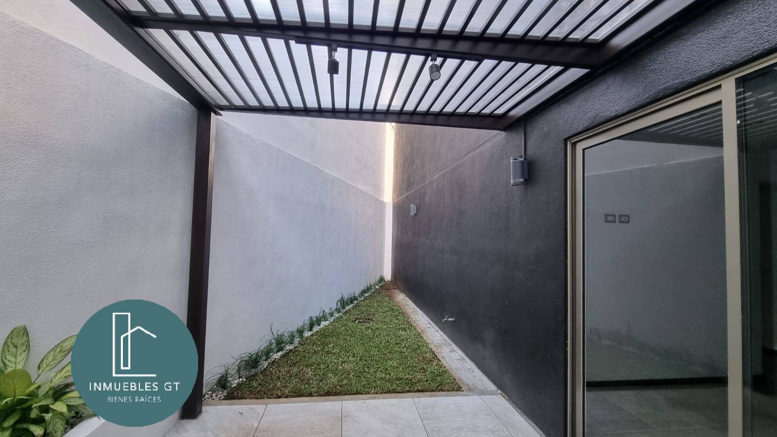 Apartamento en renta zona 15 Bonavita - Image 2