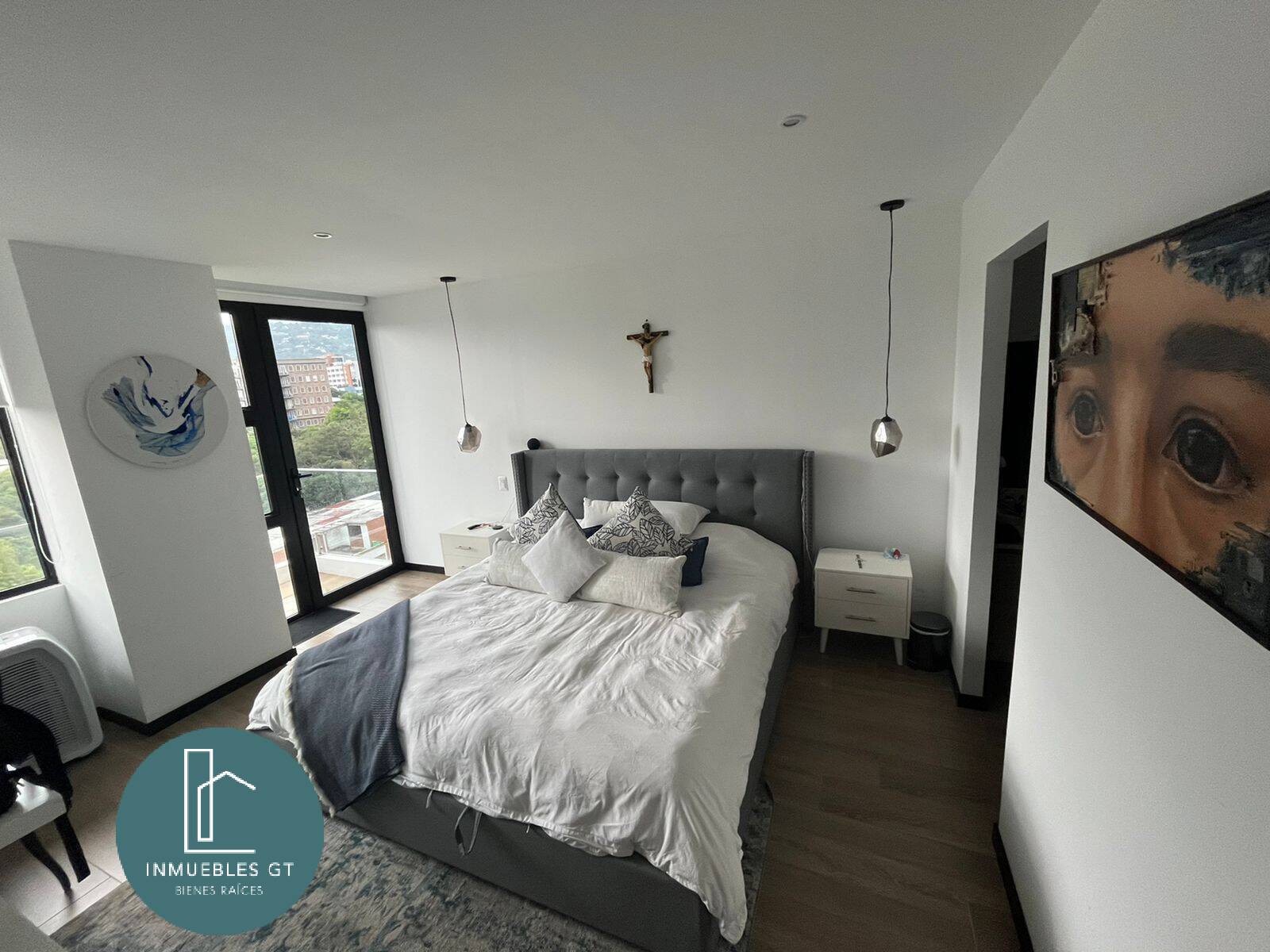 Apartamento en Venta zona 15 - Image 3