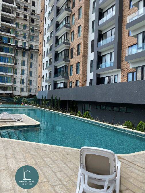 Apartamento en Venta zona 15 - Image 1