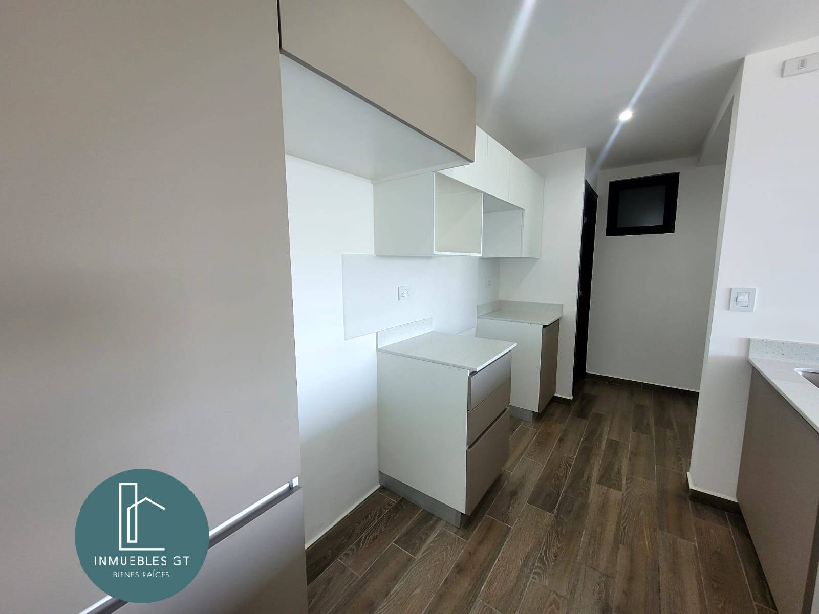 Apartamento en RENTA, zona 15, Parque 15 - Miniatura 7