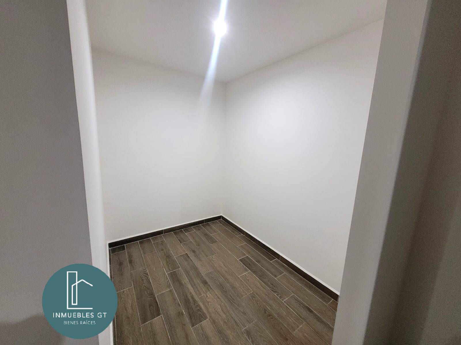 Apartamento en RENTA, zona 15, Parque 15 - Miniatura 8