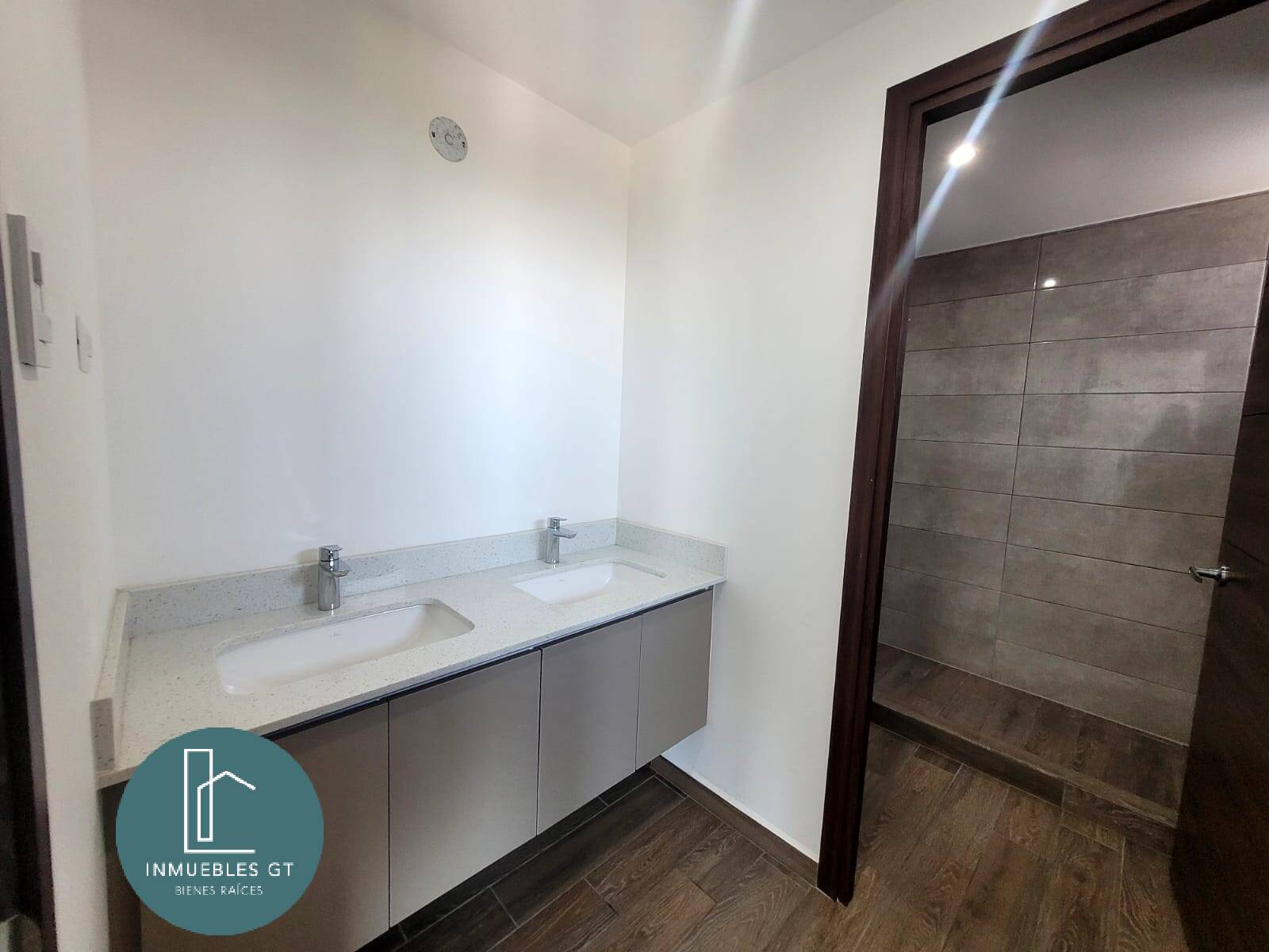 Apartamento en RENTA, zona 15, Parque 15 - Miniatura 16