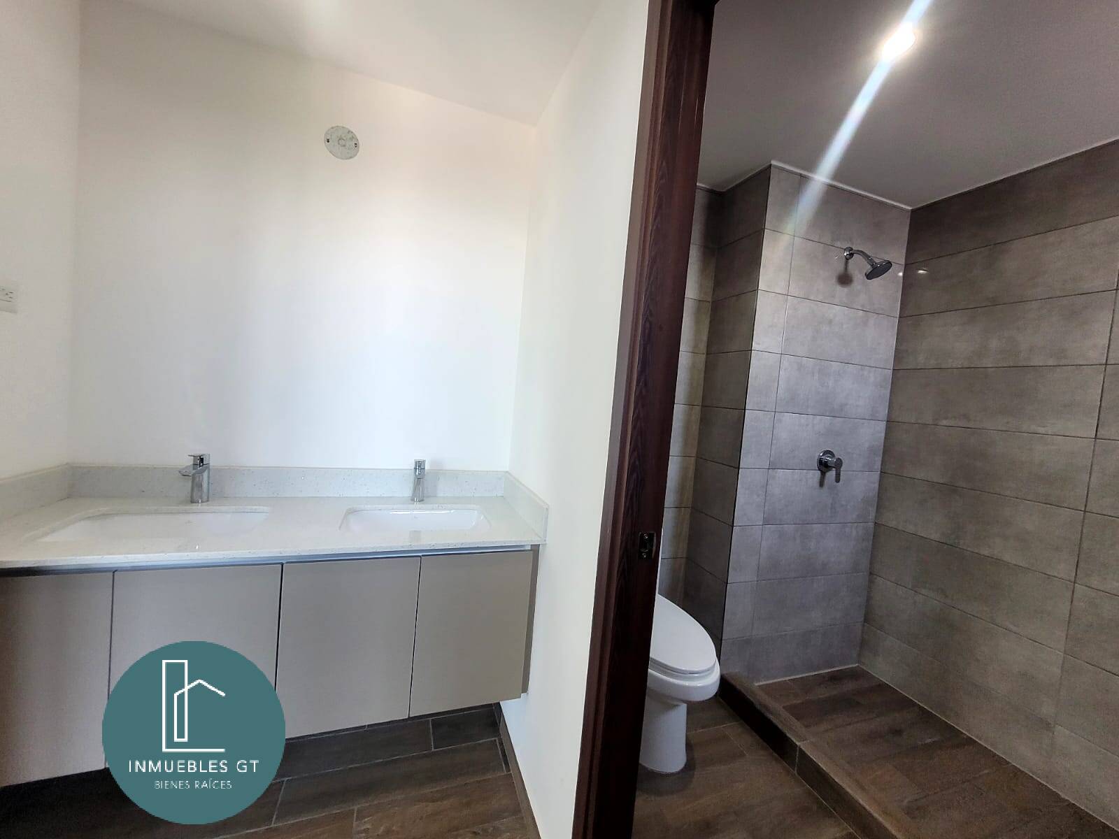 Apartamento en RENTA, zona 15, Parque 15 - Miniatura 17