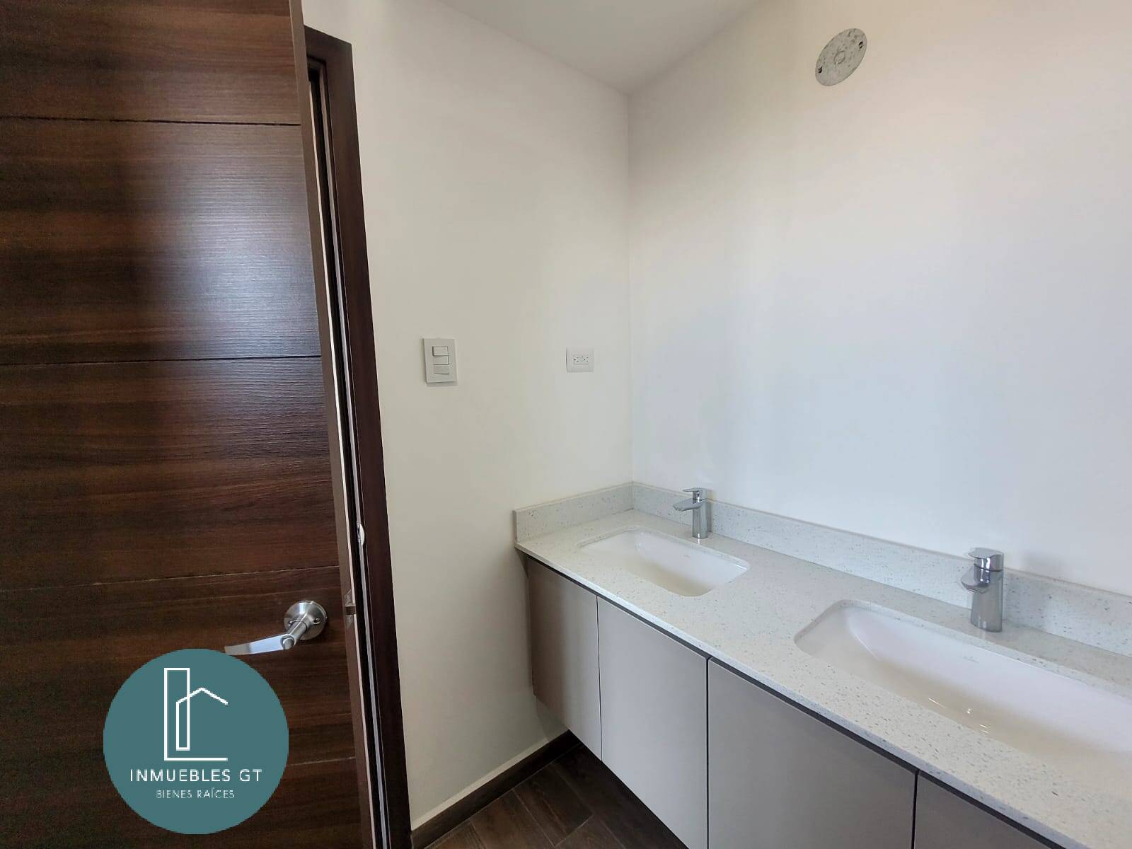 Apartamento en RENTA, zona 15, Parque 15 - Miniatura 19