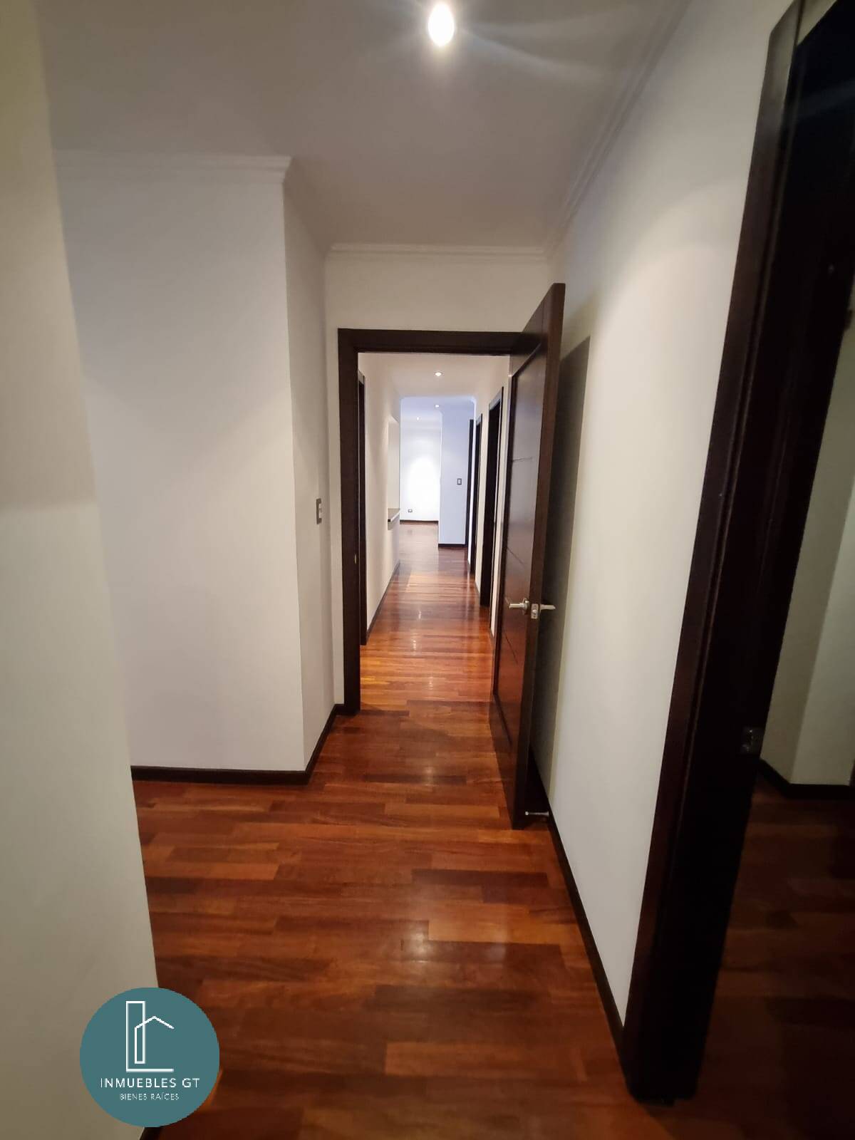 Apartamento en RENTA en Vivenza zona 10 - Miniatura 6
