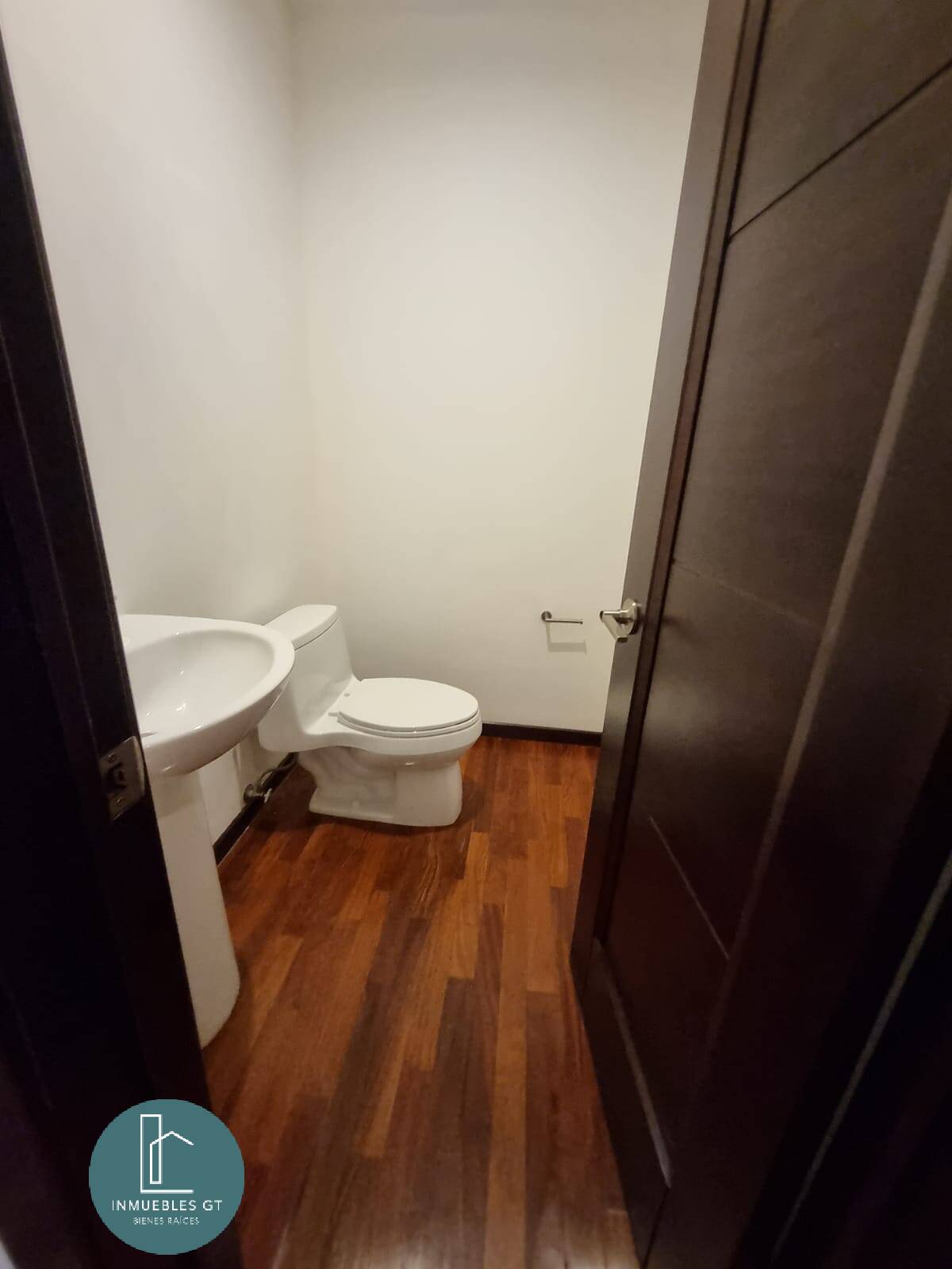 Apartamento en RENTA en Vivenza zona 10 - Miniatura 13