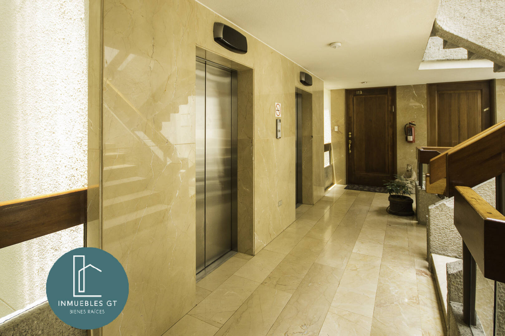 Penthouse en Venta zona 14 - Image 4