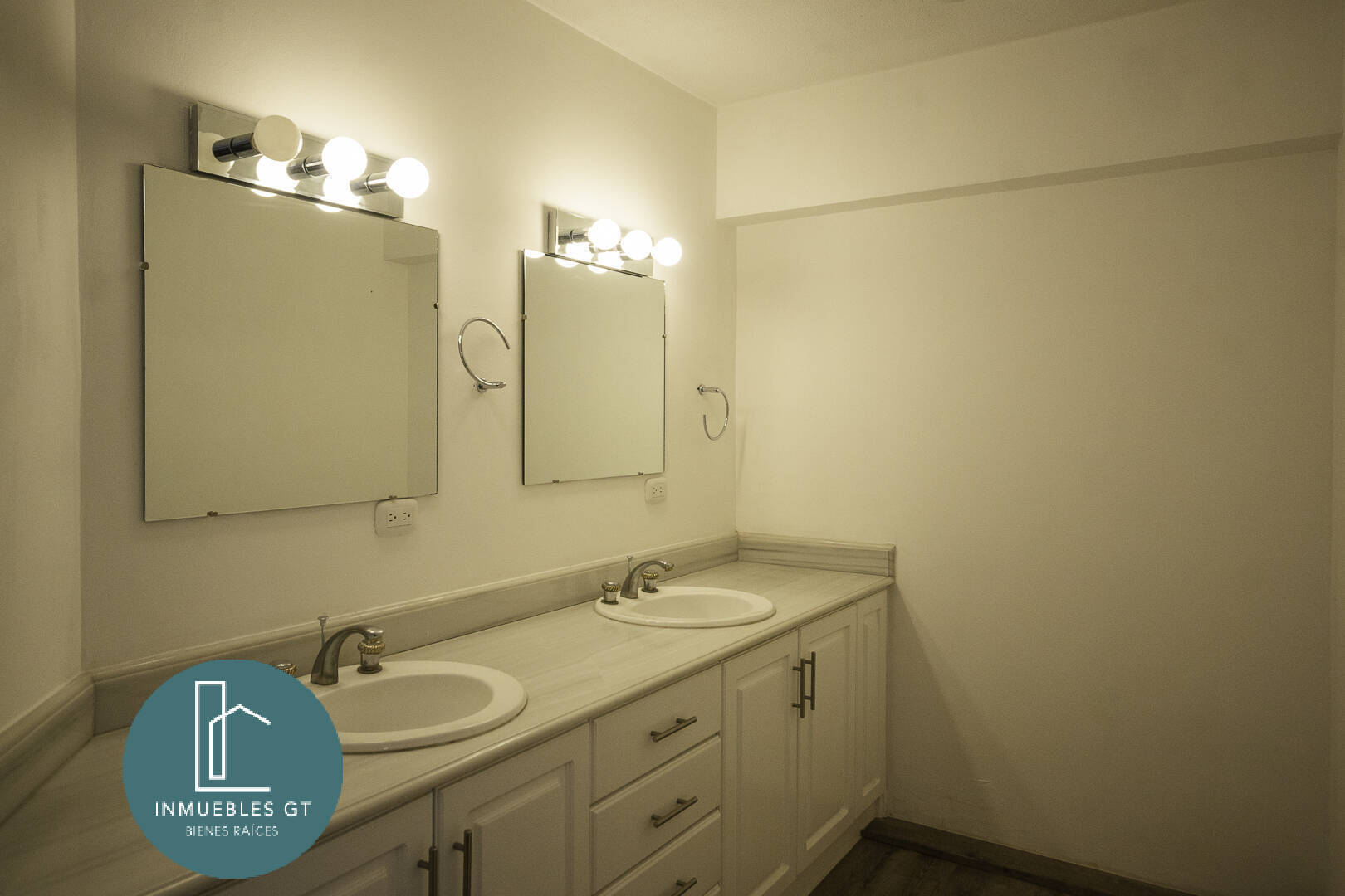 Penthouse en Venta zona 14 - Miniatura 24