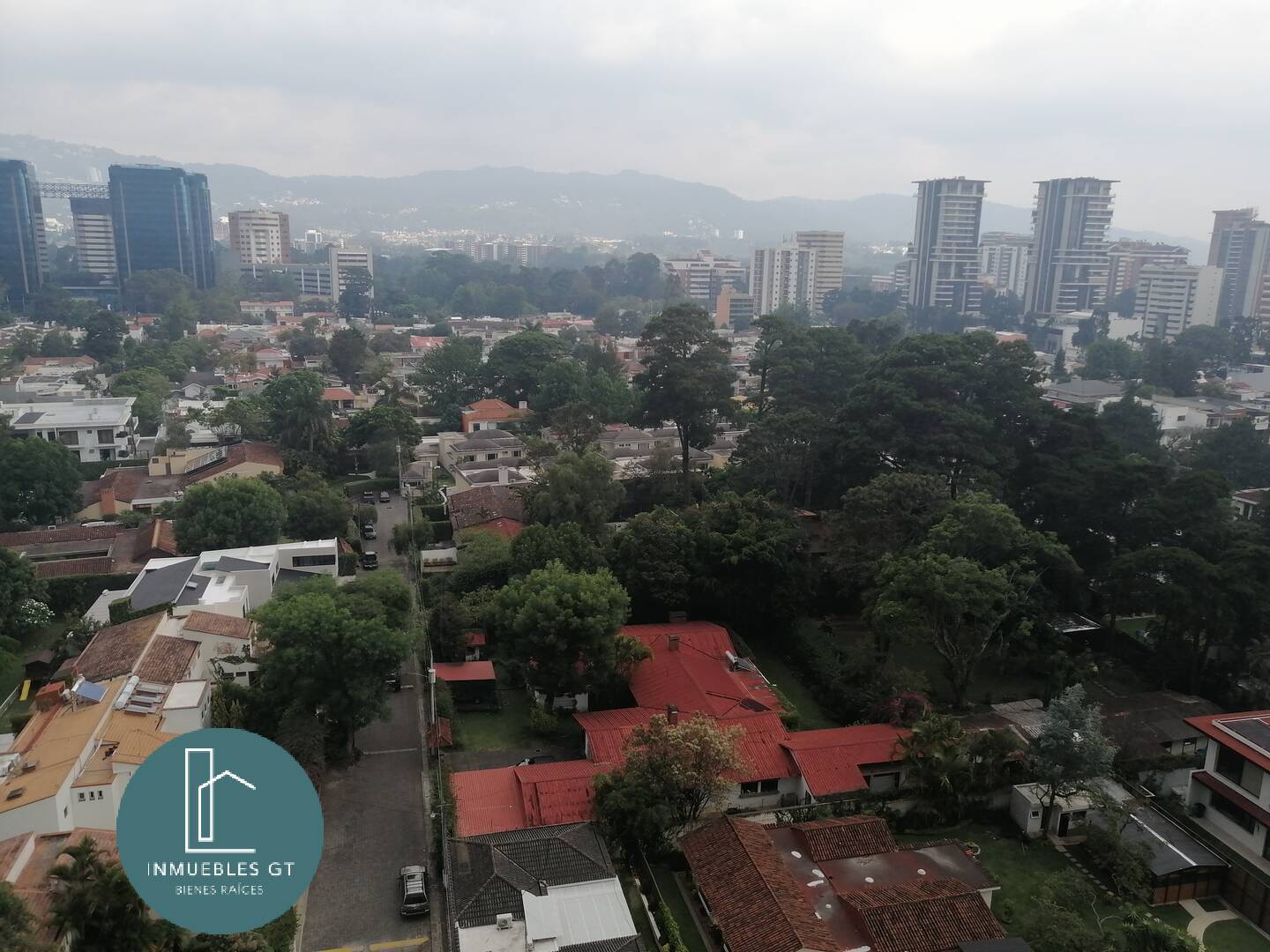 Apartamento amueblado zona 14
Renta US$925.00 - Image 2