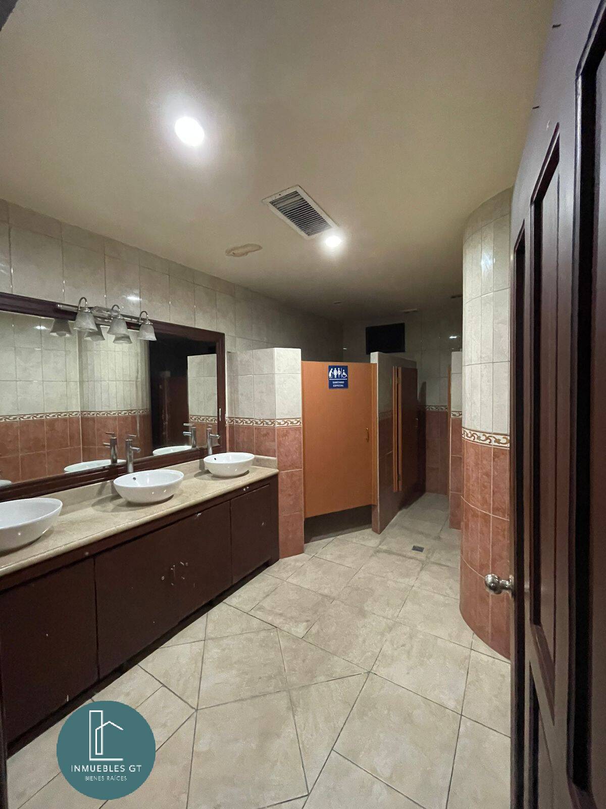 Local Comercial en Renta Zona 10 - Miniatura 6