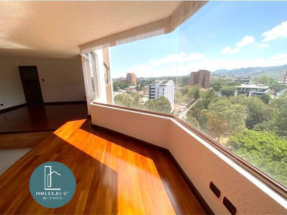 Apartamento en Renta zona 15 - Image 1