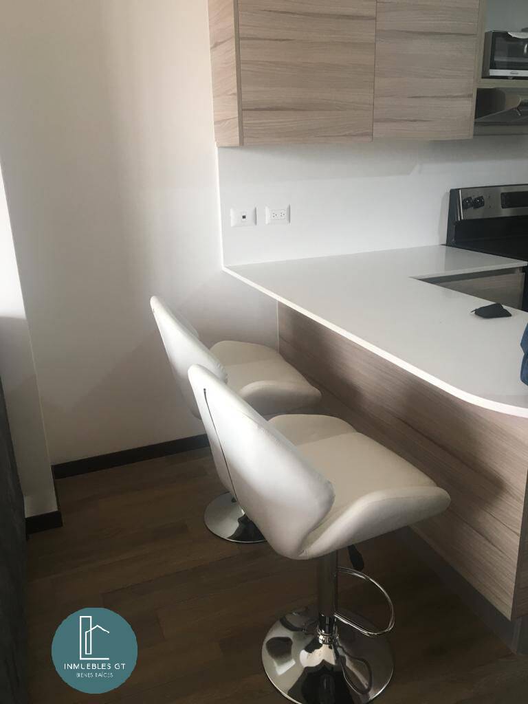 Apartamento amueblado en renta en edificio Casa Once zona 14 - Miniatura 7
