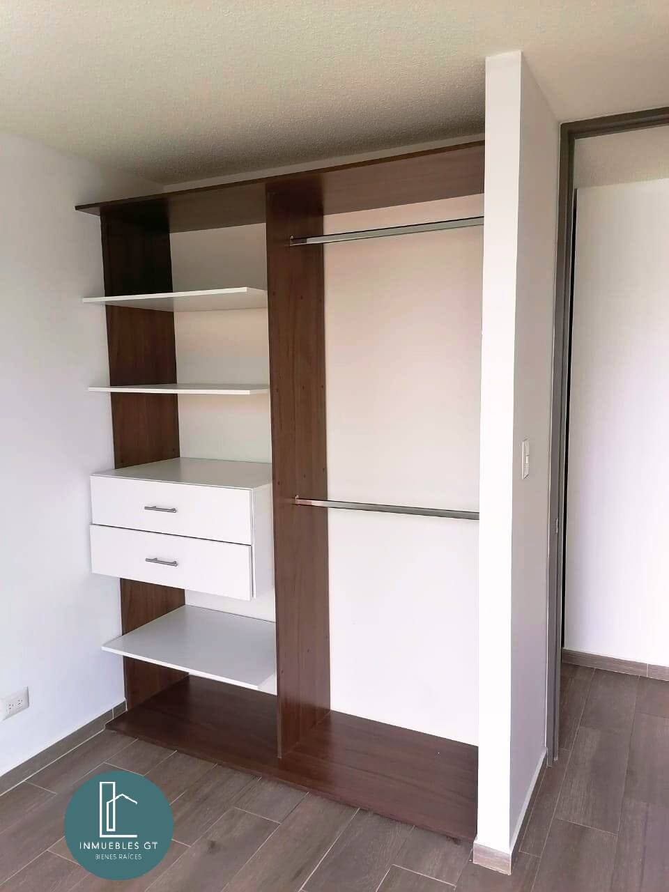 Apartamento en Venta ,Zona 11 - Image 5