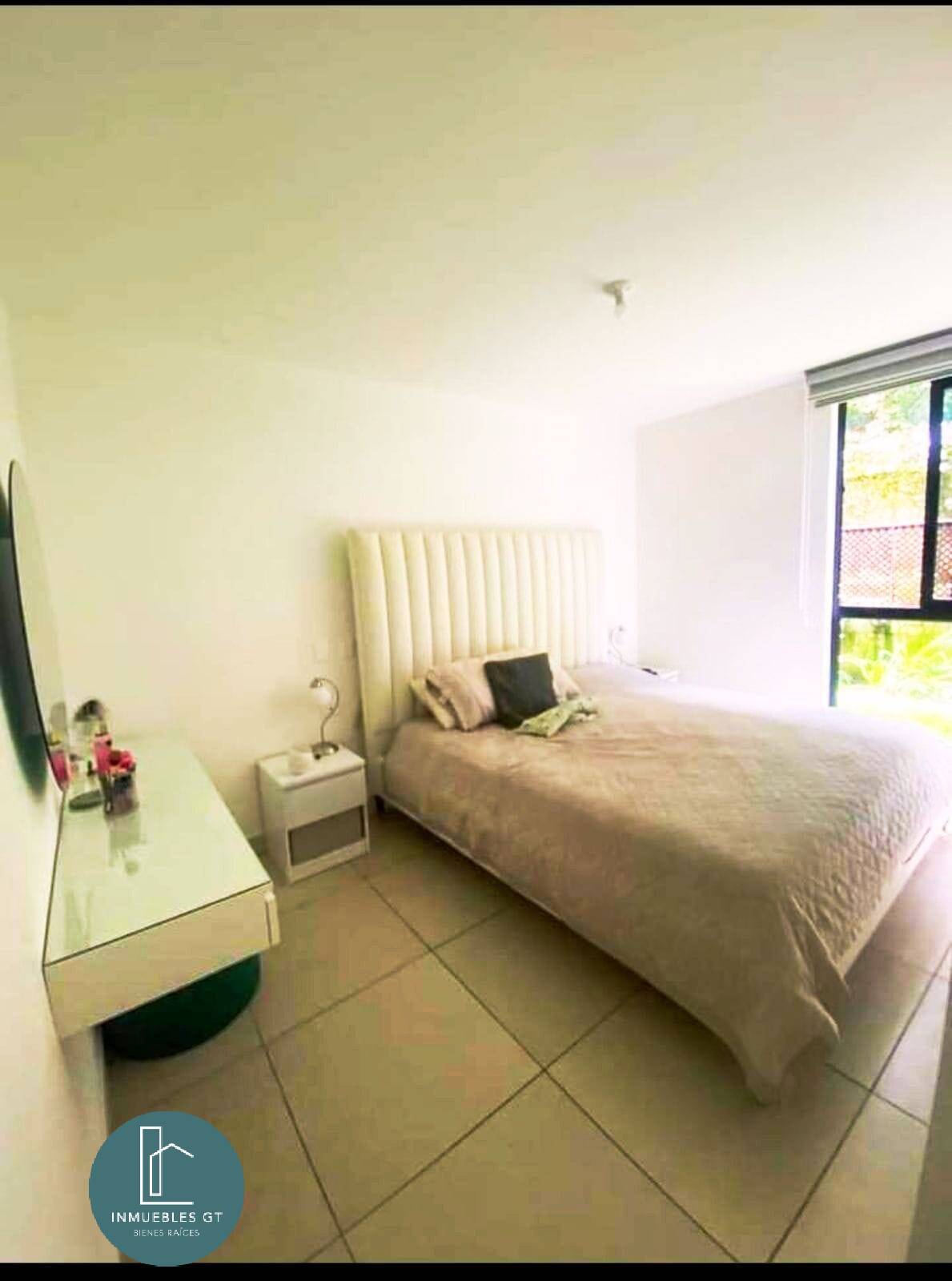 Apartamento en Venta y Renta zona 14 - Image 3