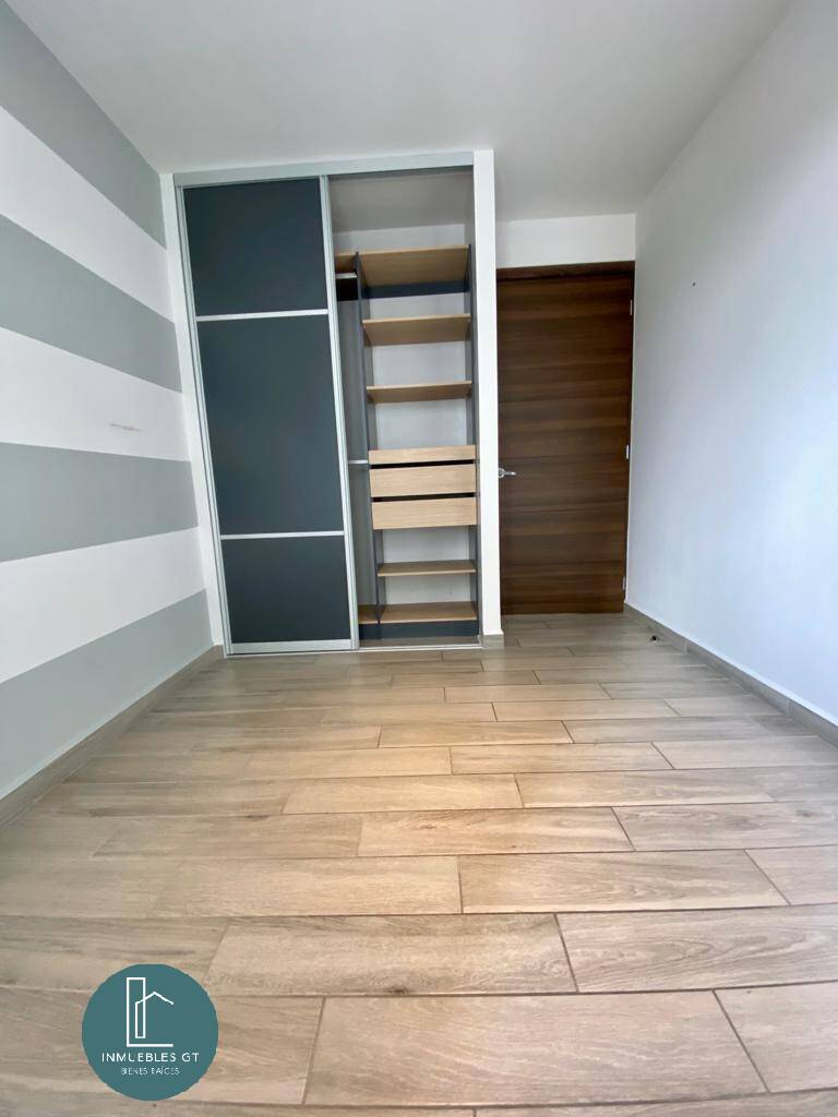Apartamento en Venta zona 15 - Image 4