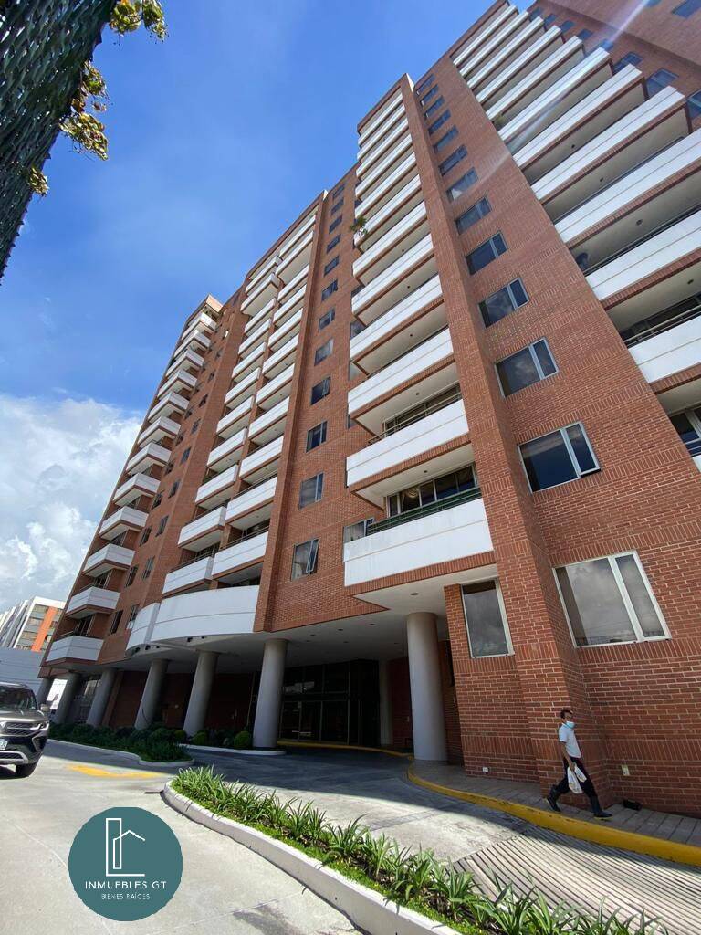 Apartamento en Renta zona 10 - Image 1