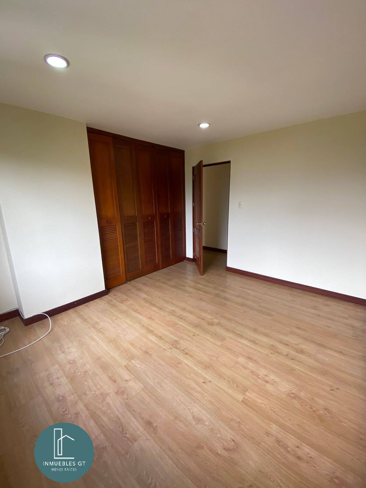 Apartamento en Renta zona 10 - Miniatura 10