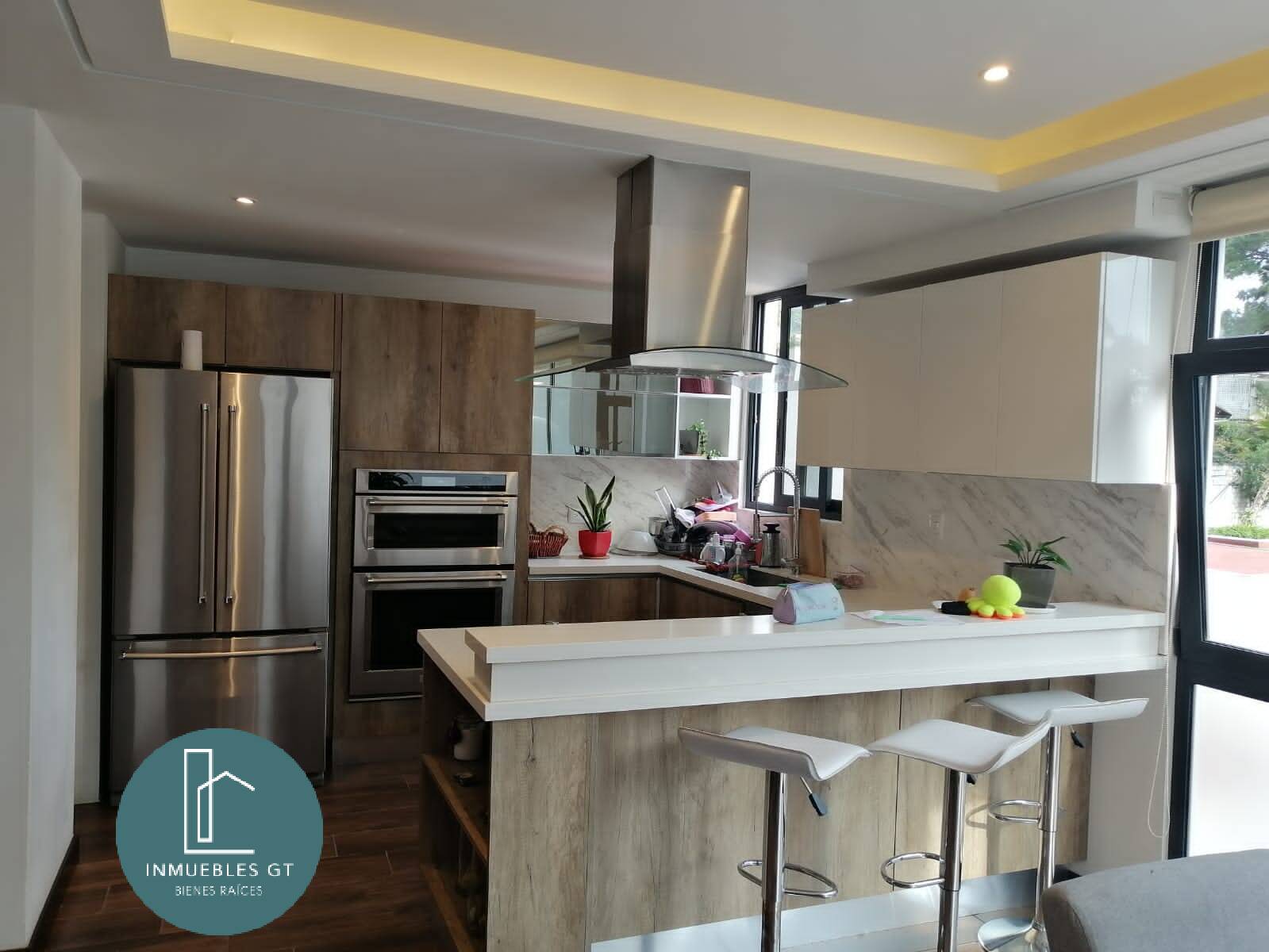 Apartamento en venta zona 15 - Image 1
