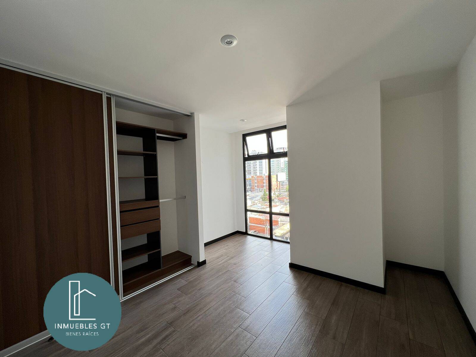 Apartamento en Renta zona 10 - Miniatura 6
