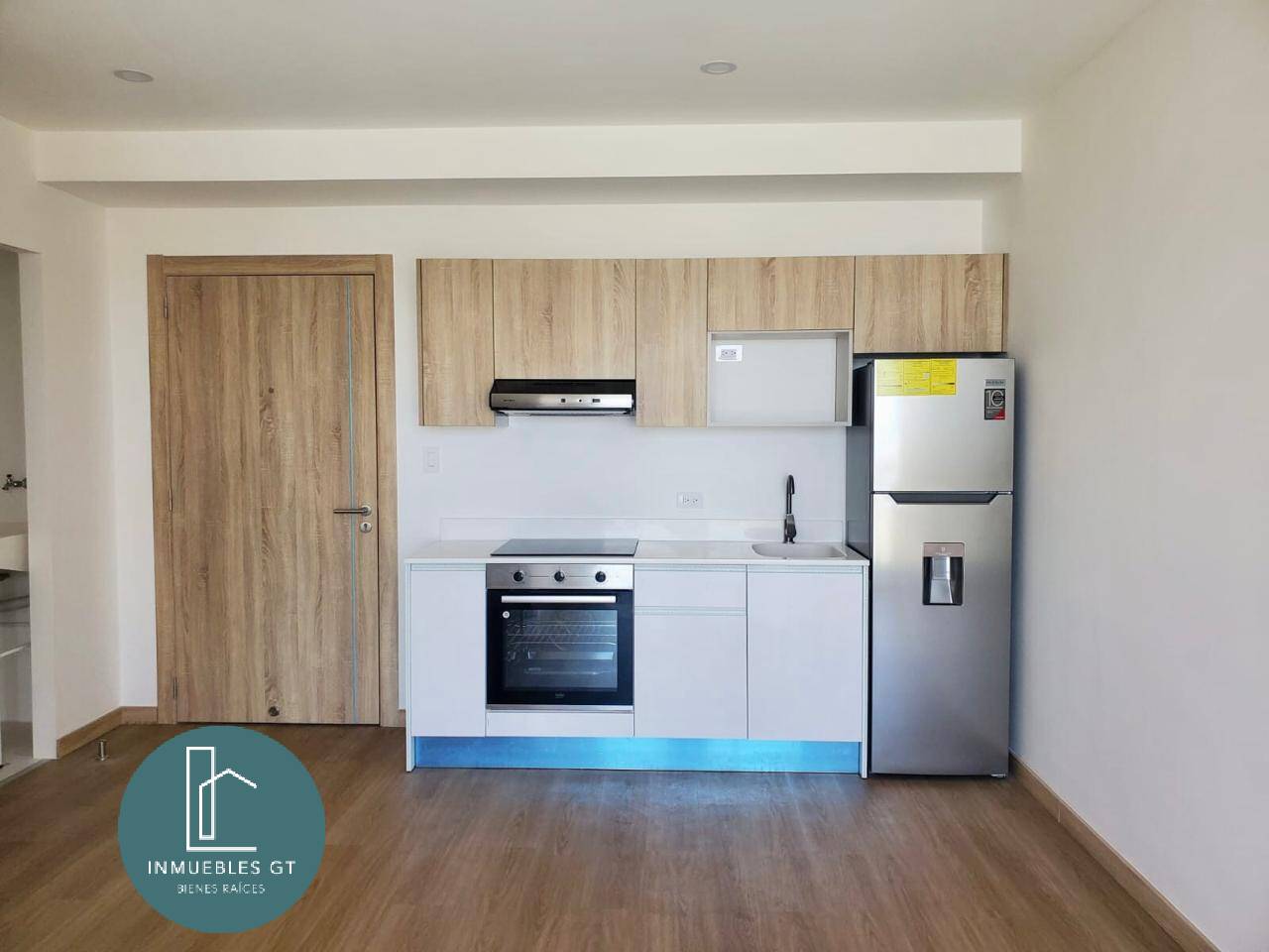 Apartamento en Renta zona 4 - Image 1