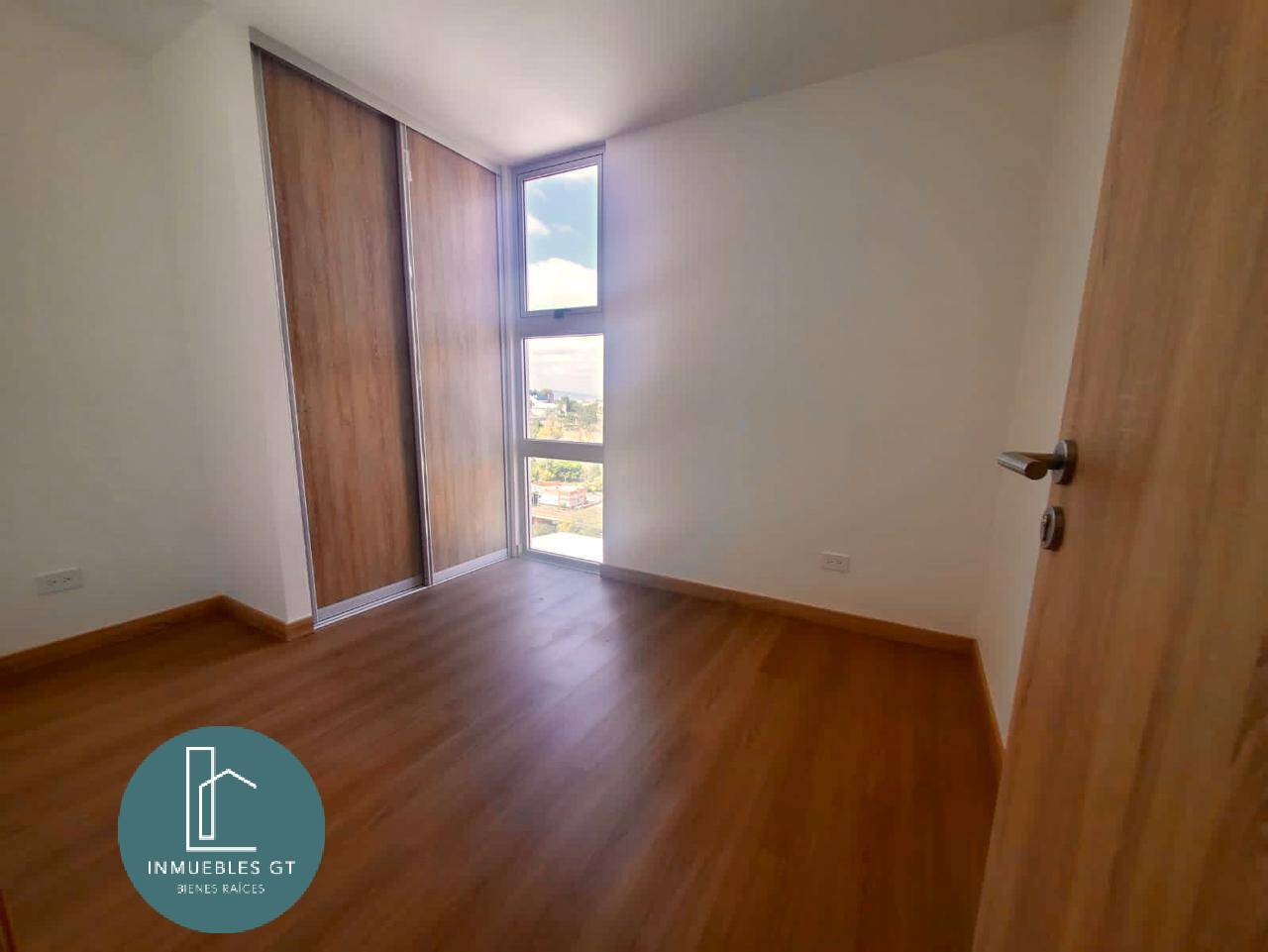 Apartamento en Renta zona 4 - Image 4
