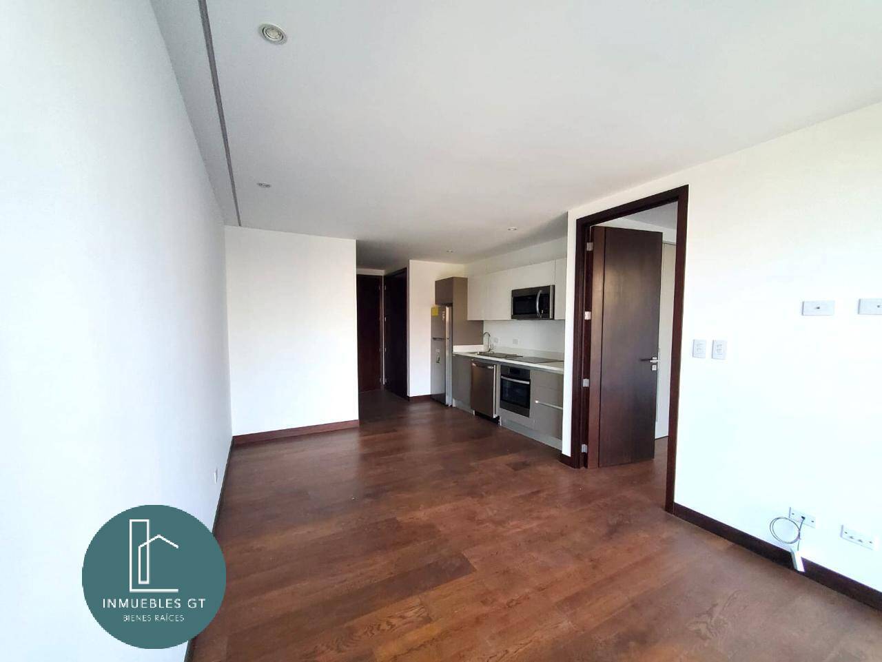 Apartamento en Renta, zona 10 - Image 3