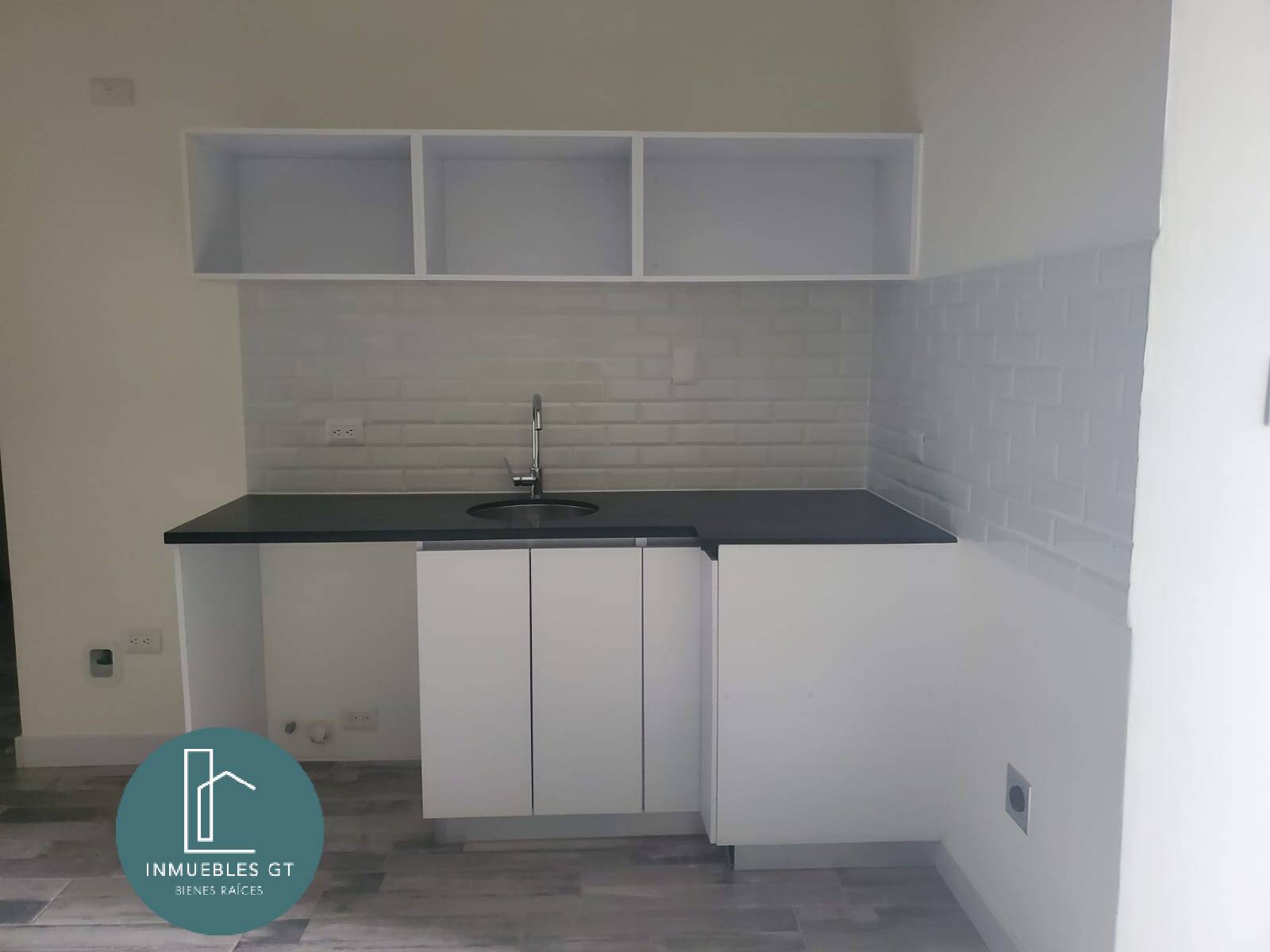 Apartamento en Venta, zona 4 - Image 2