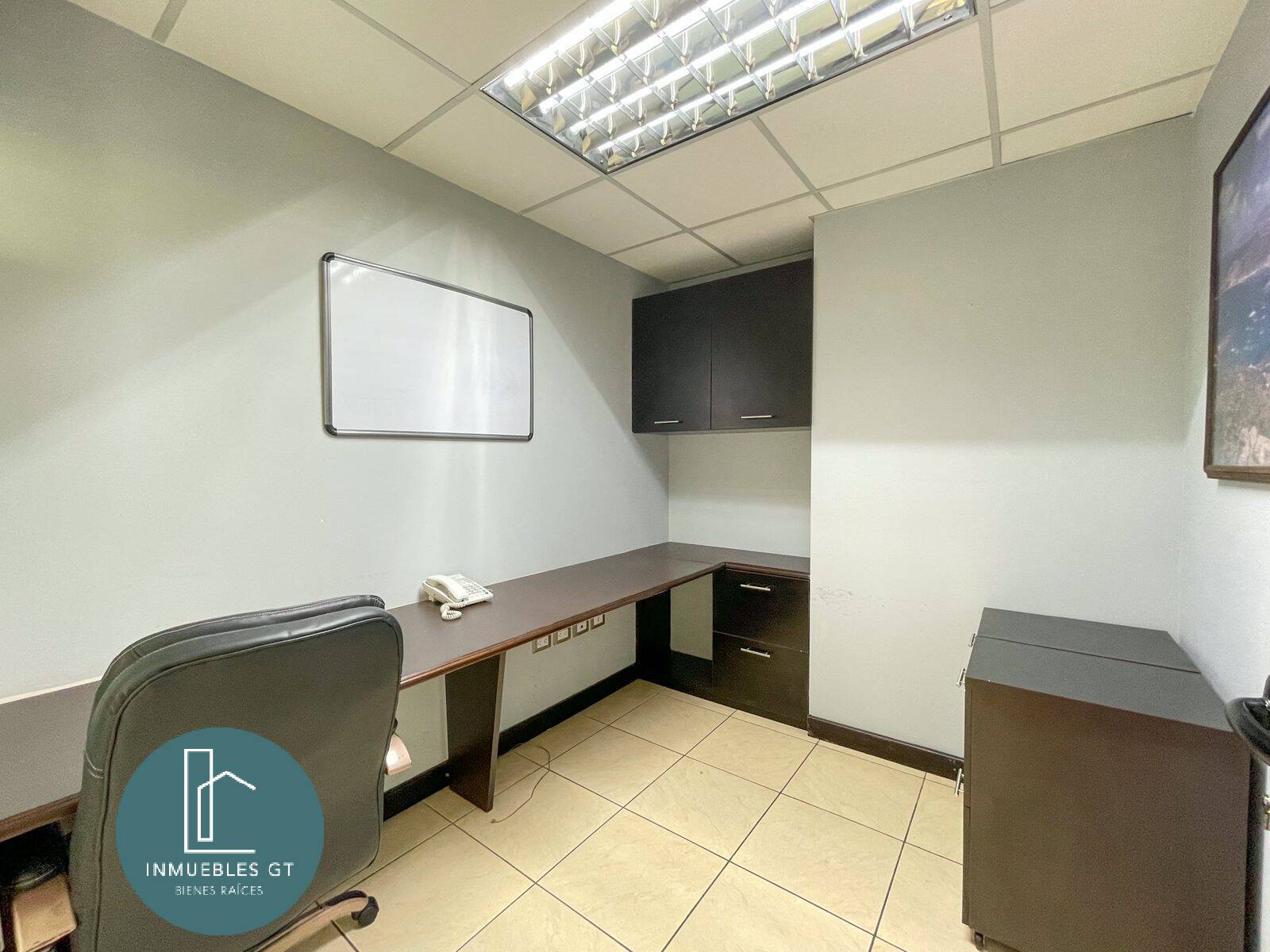 Oficina en Venta, zona 10 - Image 5