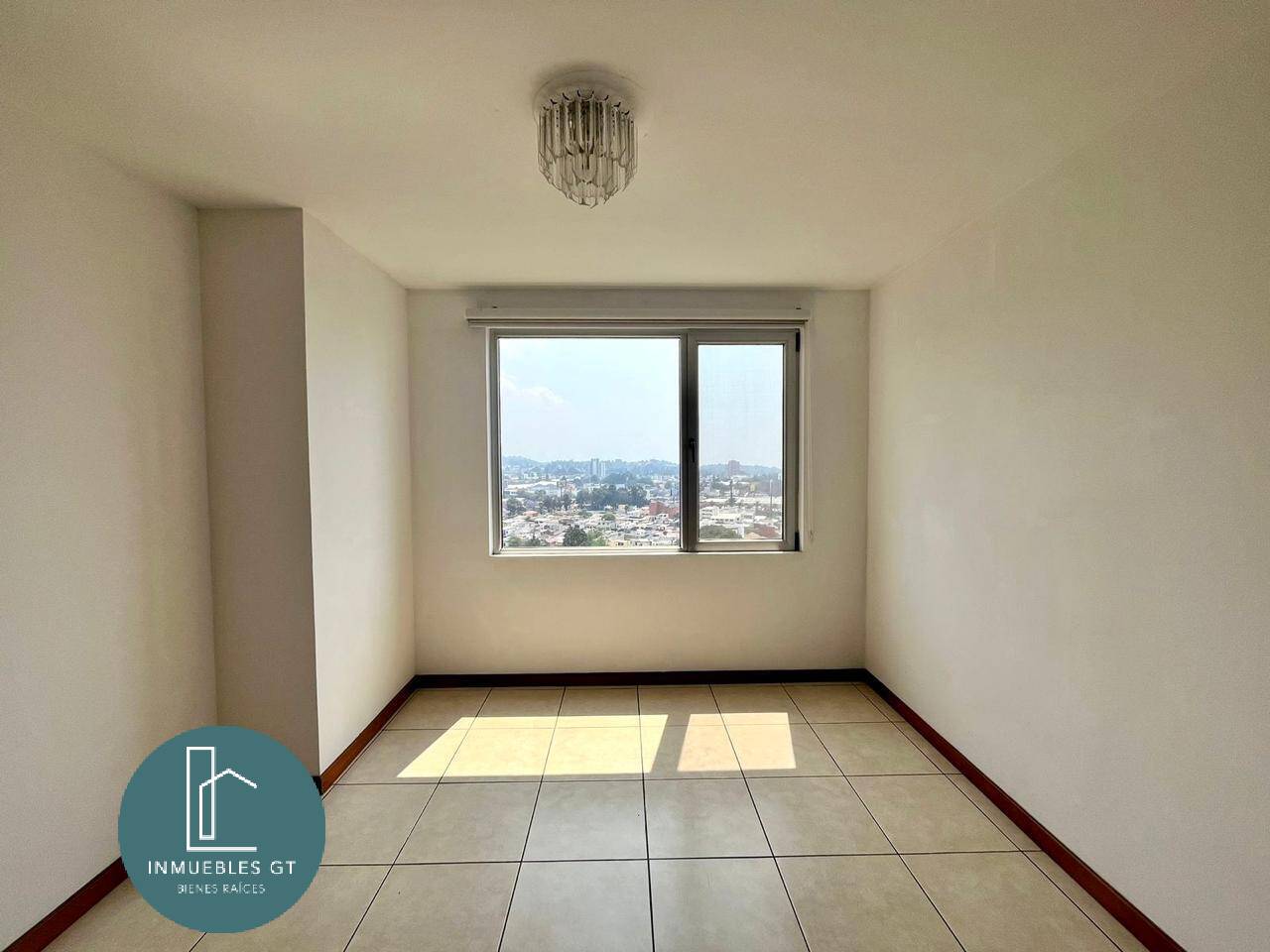 Apartamento en Renta, zona 15 - Image 3