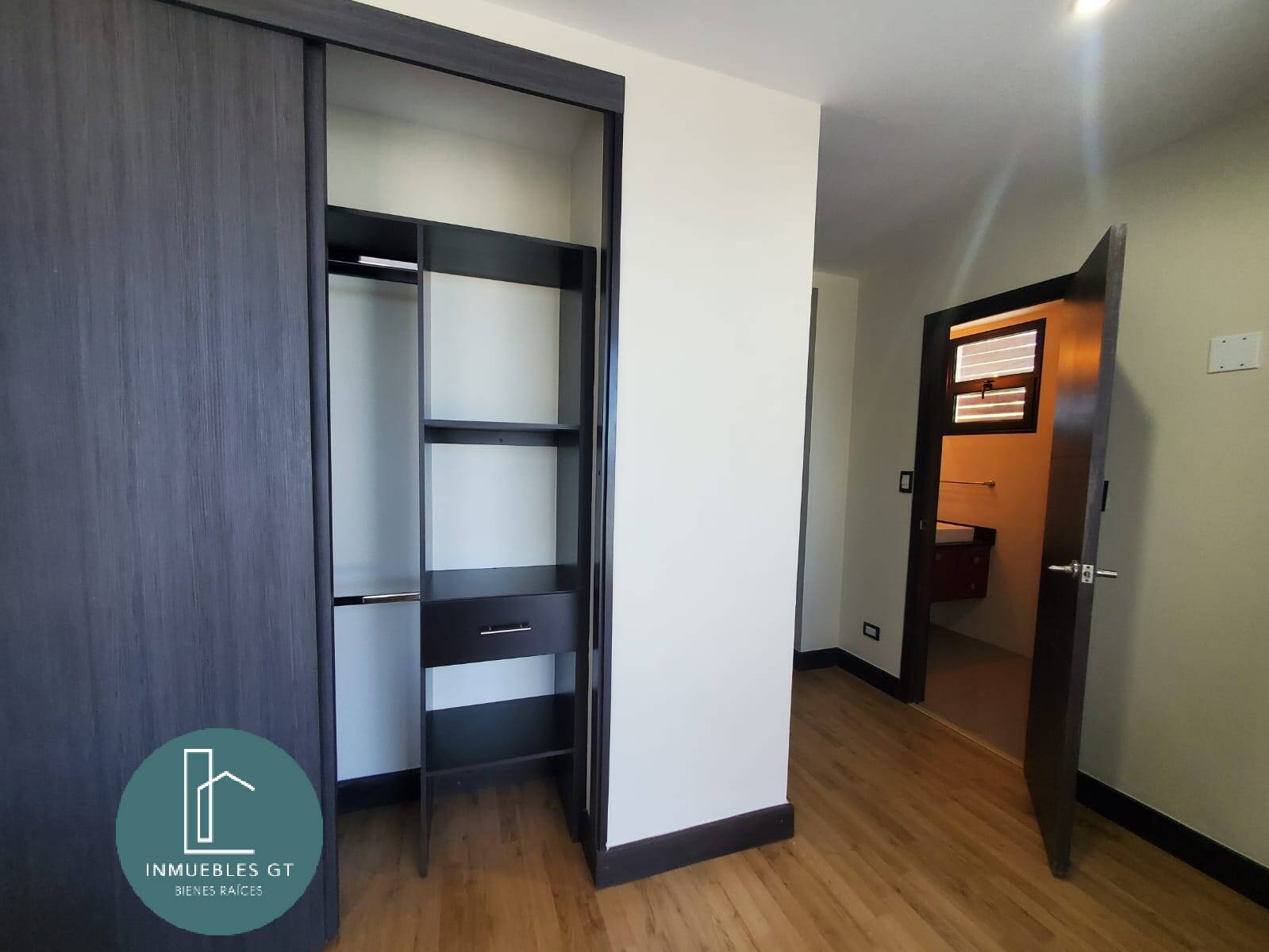 Apartamento en RENTA, Amueblado zona 15 - Miniatura 9