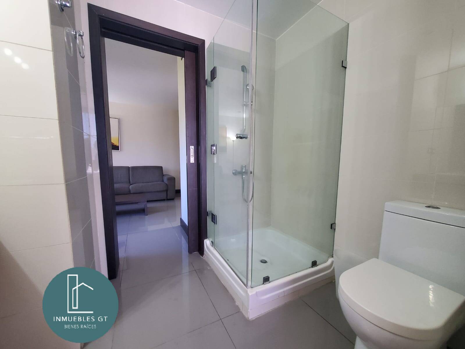 Apartamento en RENTA, Amueblado zona 15 - Image 3