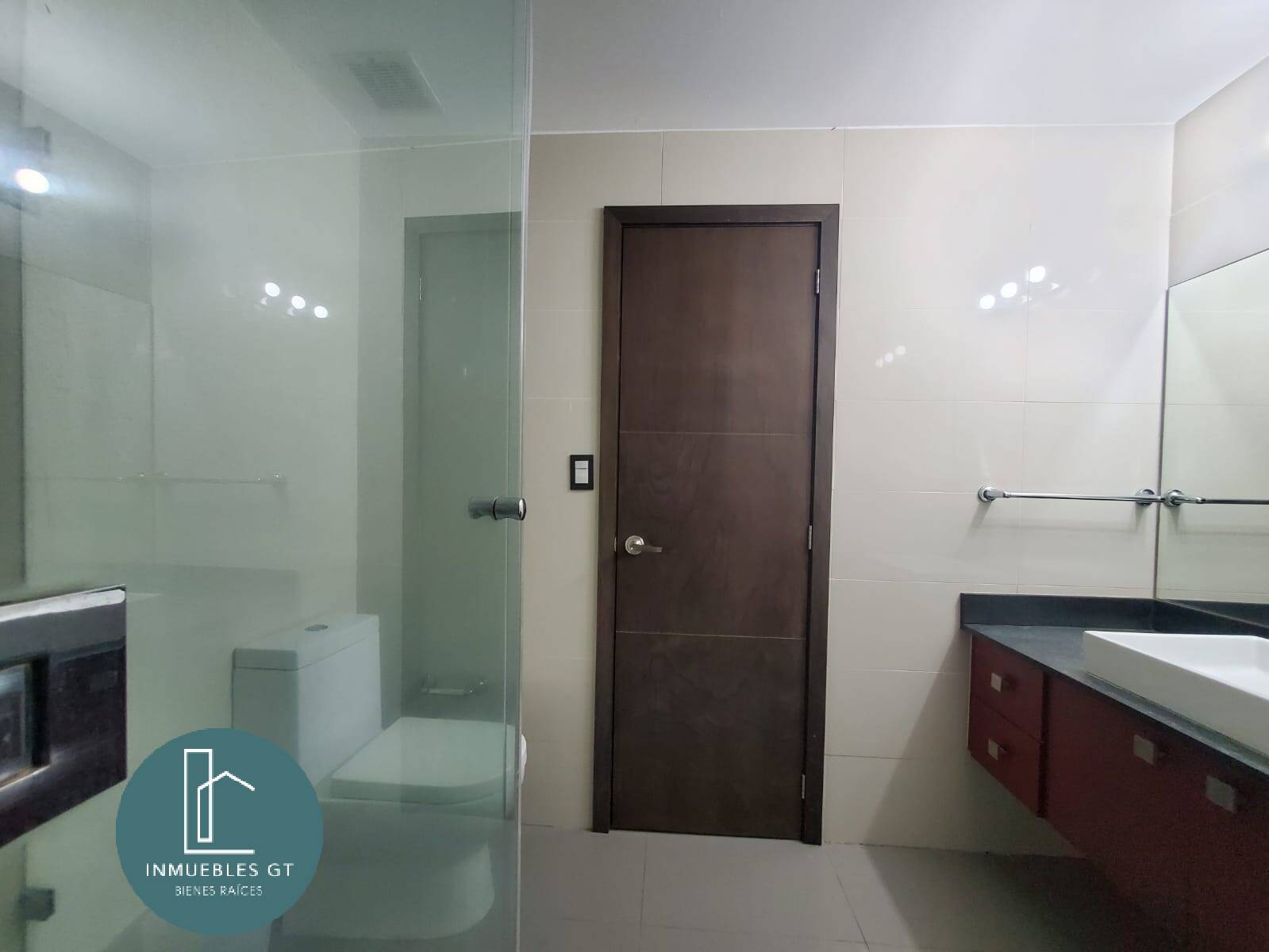 Apartamento en RENTA, Amueblado zona 15 - Image 5