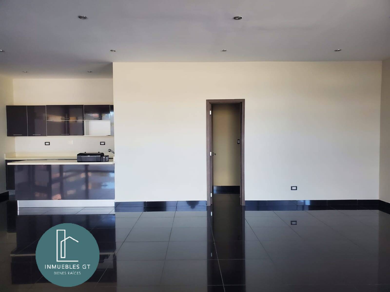 Apartamento en RENTA, Amueblado zona 15 - Miniatura 11