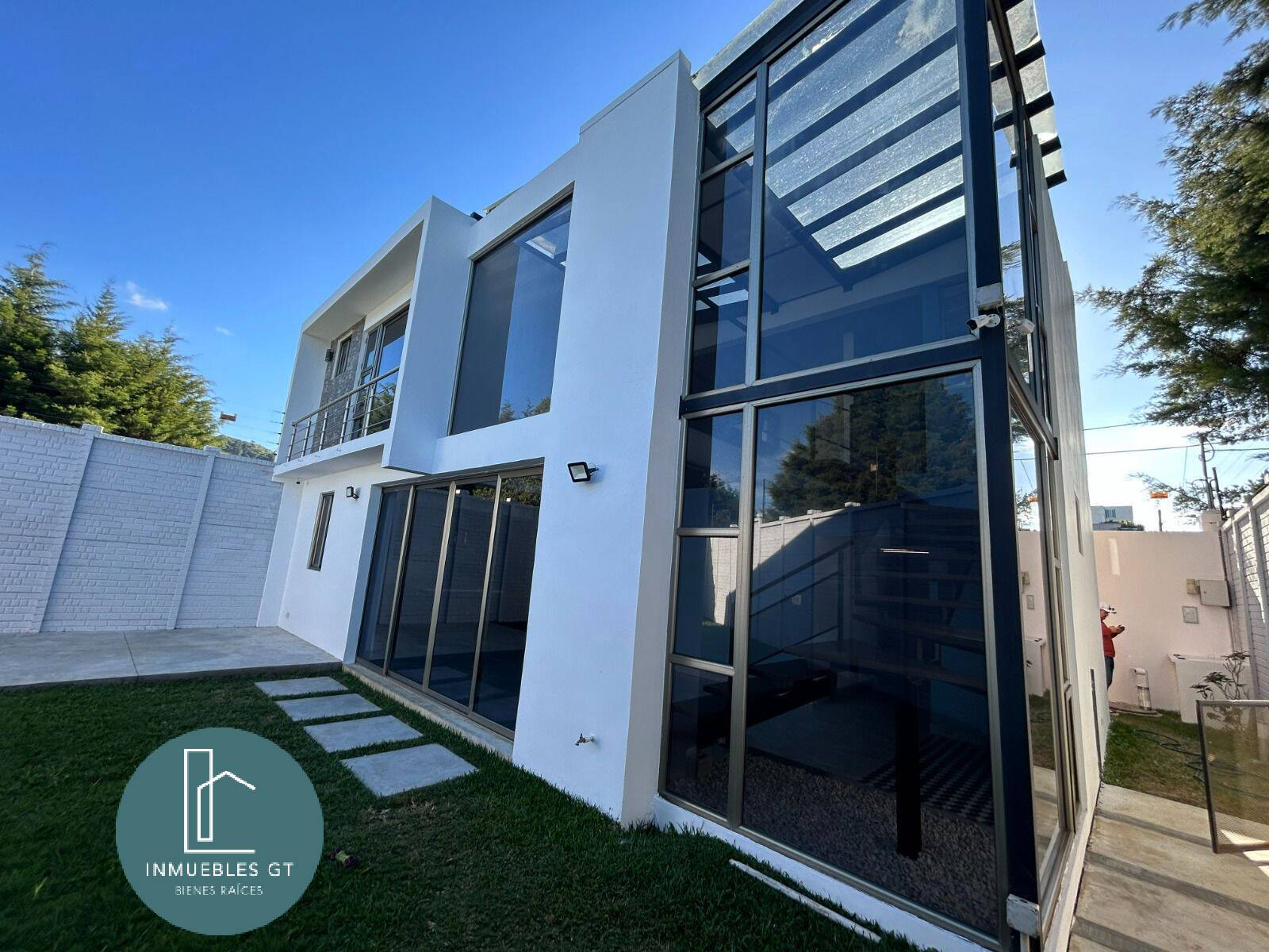 Casa en Venta, zona 16 - Image 2