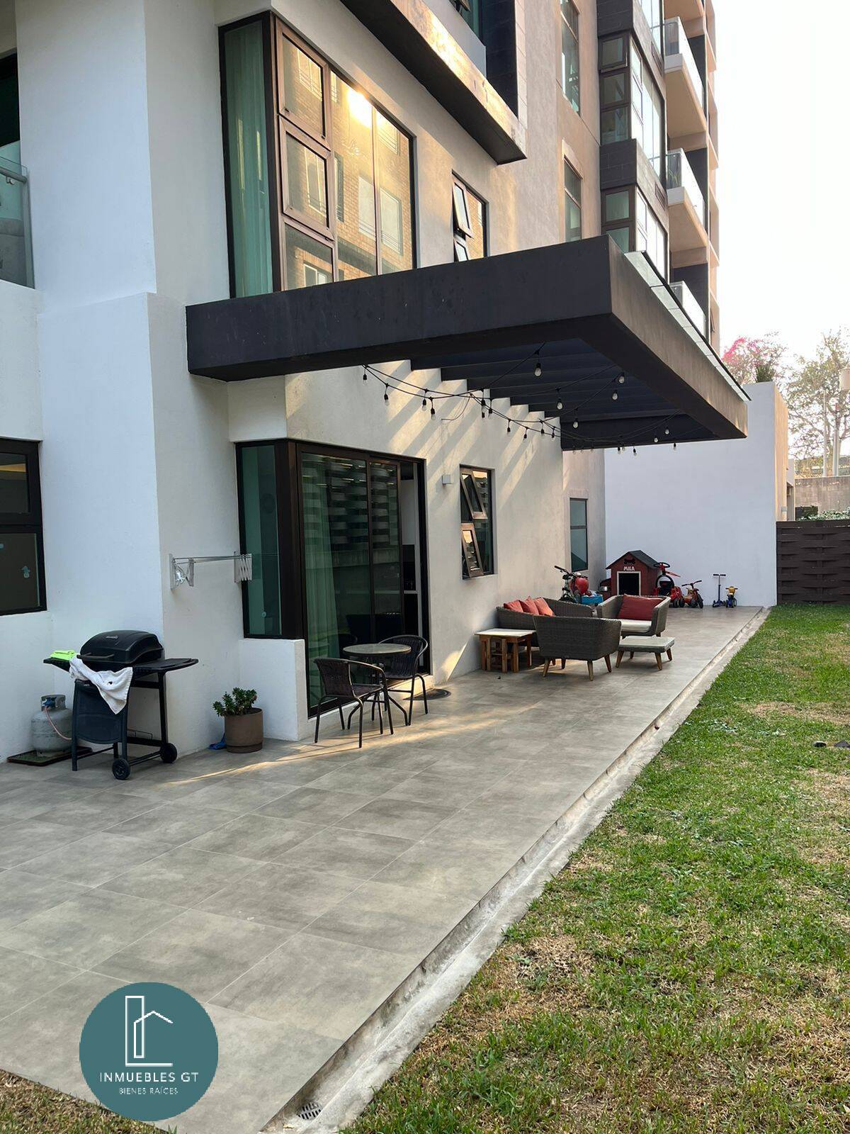 Apartamento en Venta, zona 15 - Image 1