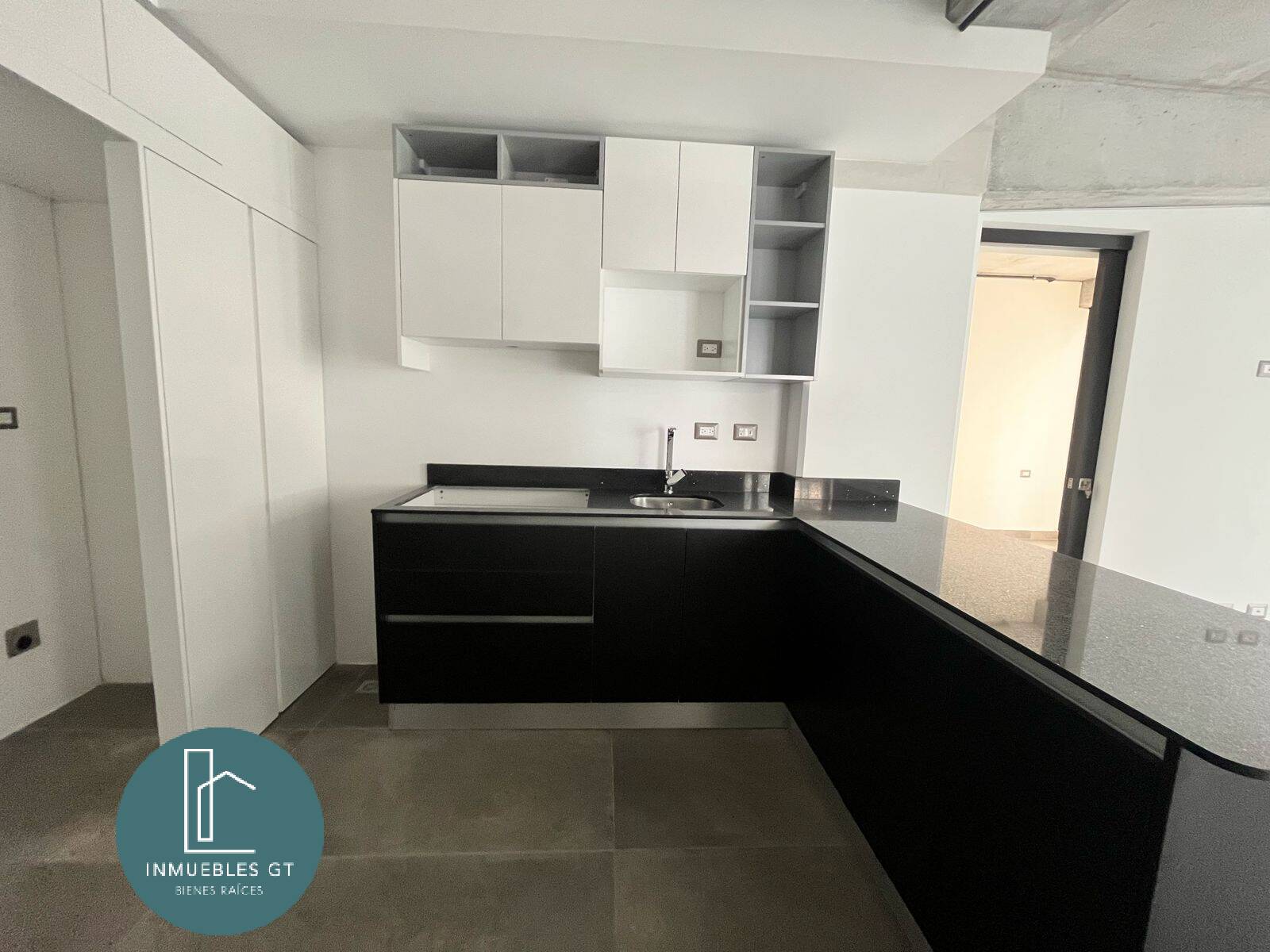 Apartamento en Renta, zona 16 - Image 1