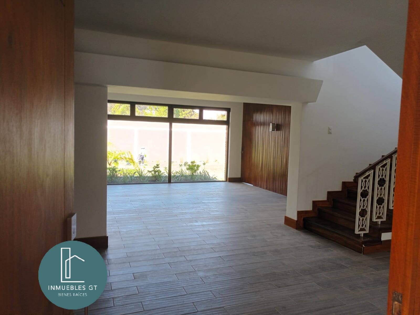 Casa en Renta, zona 15 - Image 1