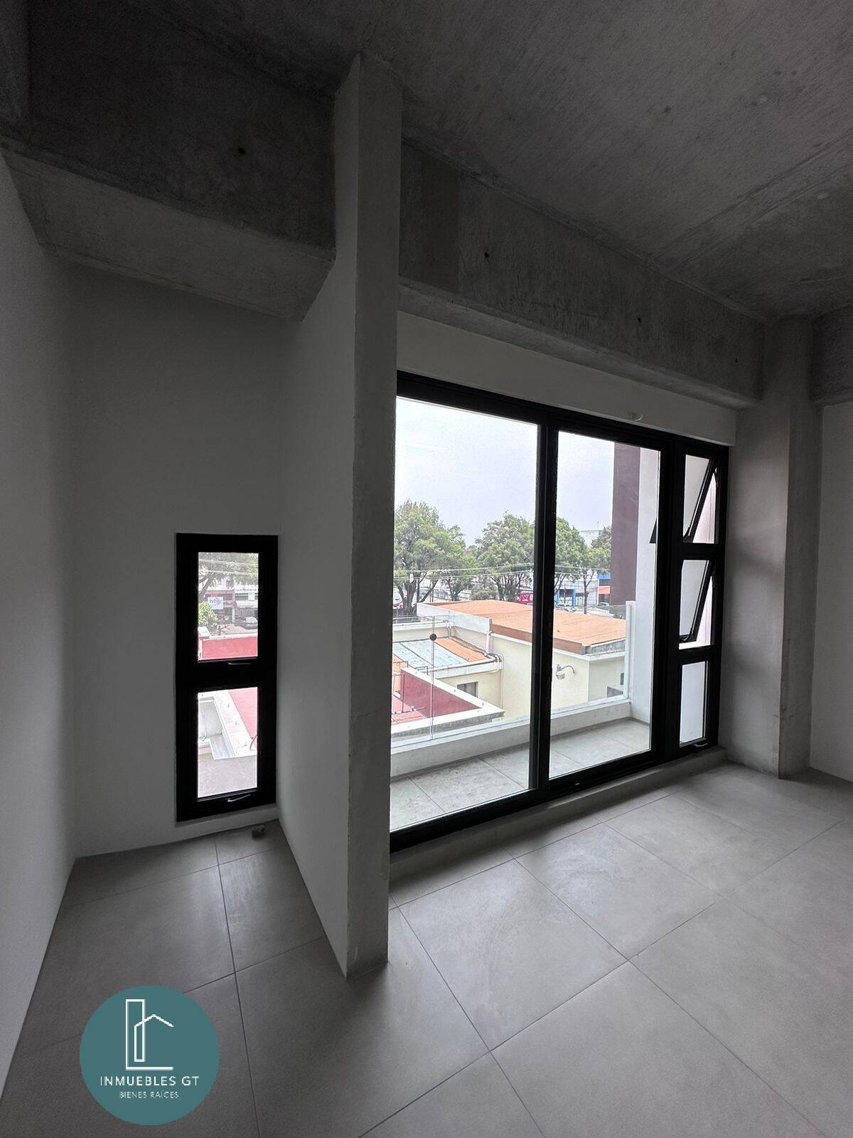 Oficina en Renta, zona 9 - Image 2