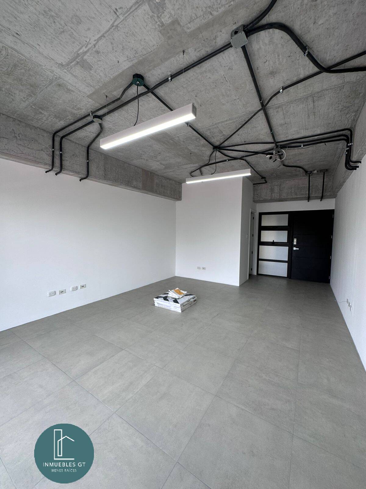 Oficina en Renta, zona 9 - Image 1