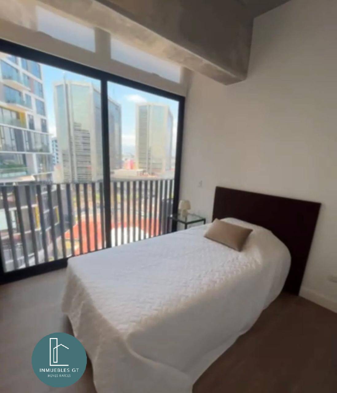 Apartamento en Venta , zona 4 - Image 2
