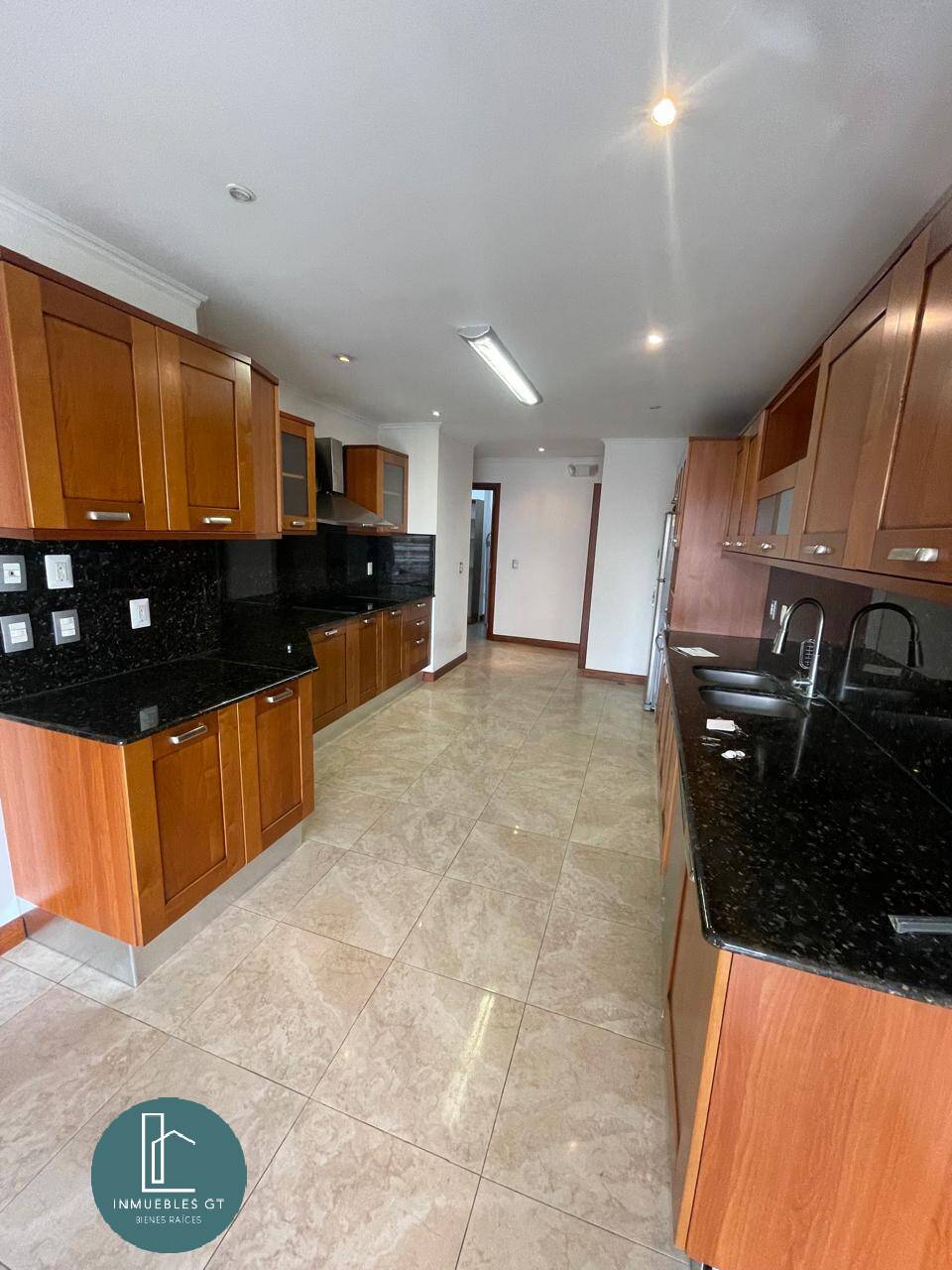 Apartamento en Renta zona14 Tadeus - Image 4