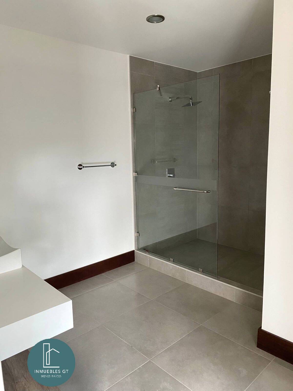 Apartamento en renta zona 16 - Miniatura 16