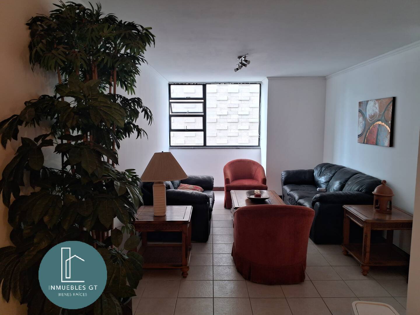 Apartamento Amueblado zona 14 - Image 1