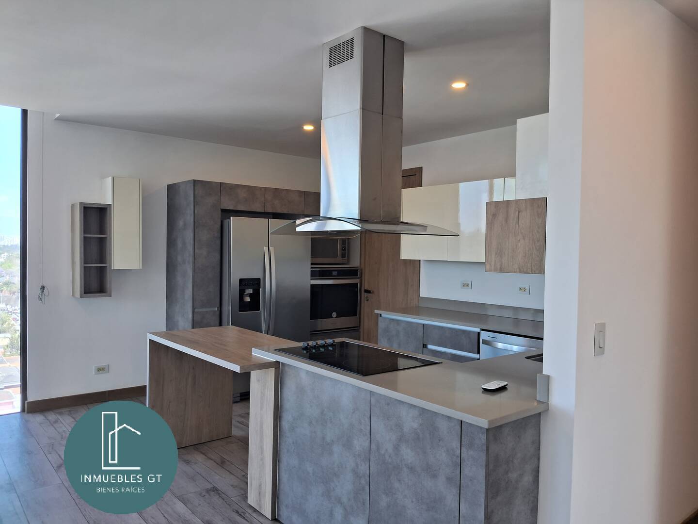 Apartamento en VENTA en zona 16 - Image 2