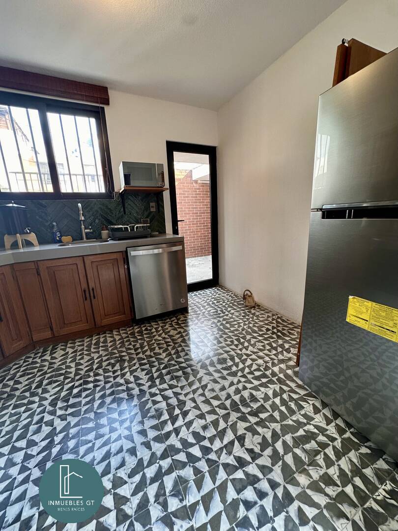 Casa en renta zona 10 - Miniatura 8