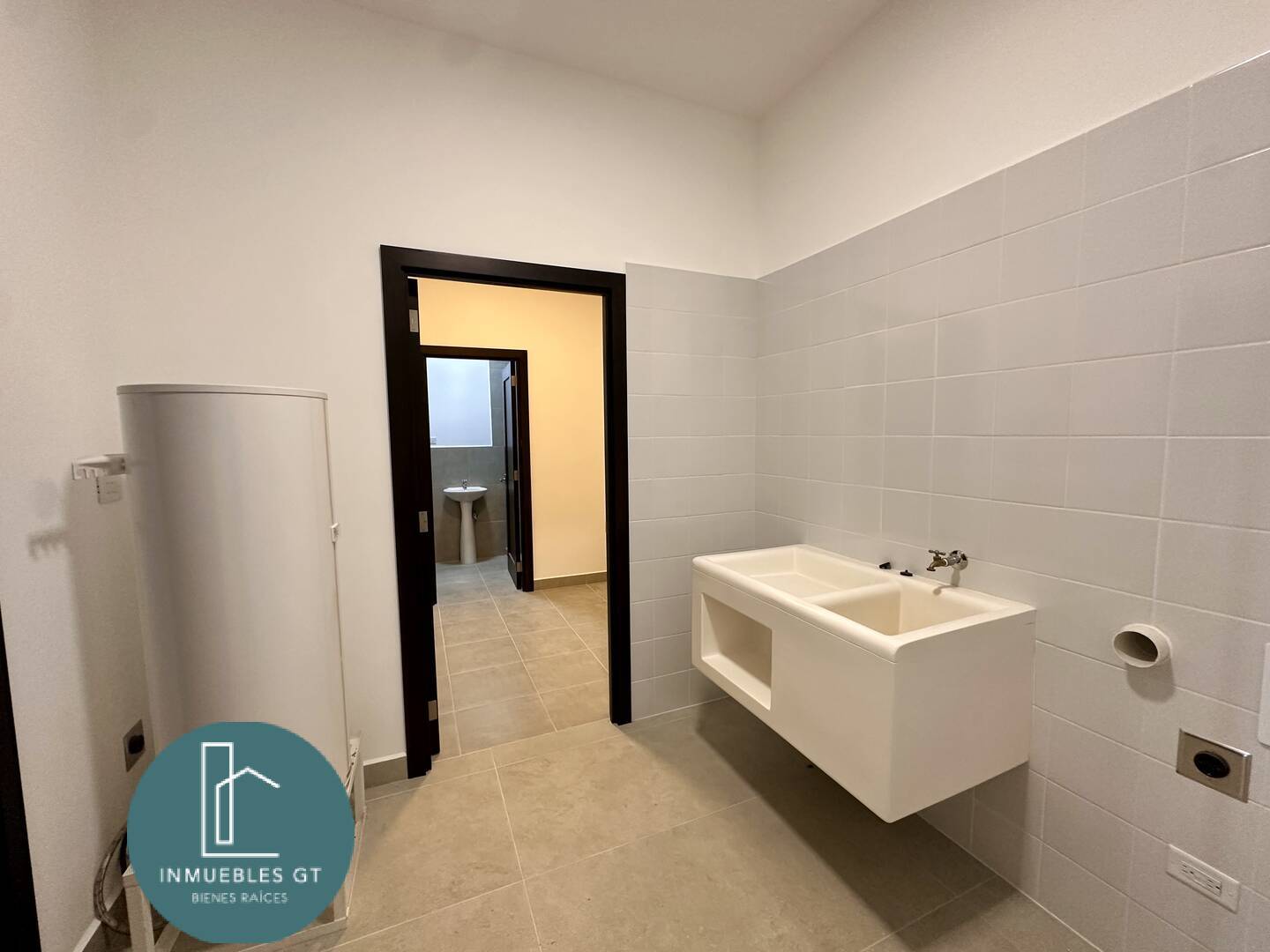 Apartamento en renta Olmos de Cayala zona 16 - Miniatura 11