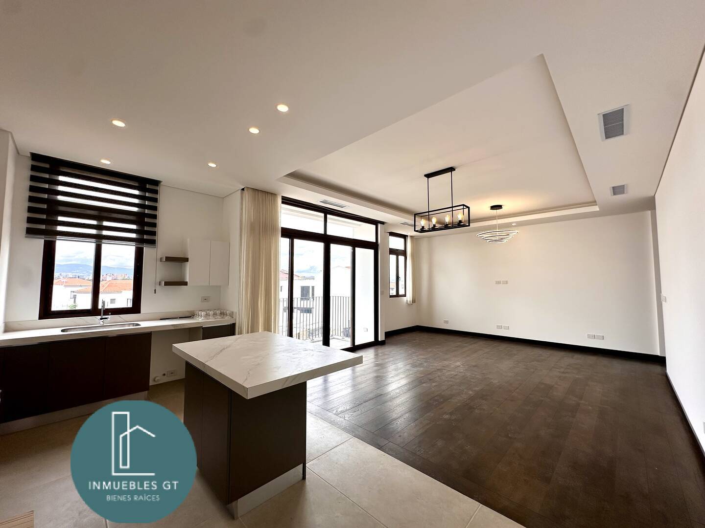 Apartamento en renta Olmos de Cayala zona 16 - Image 1
