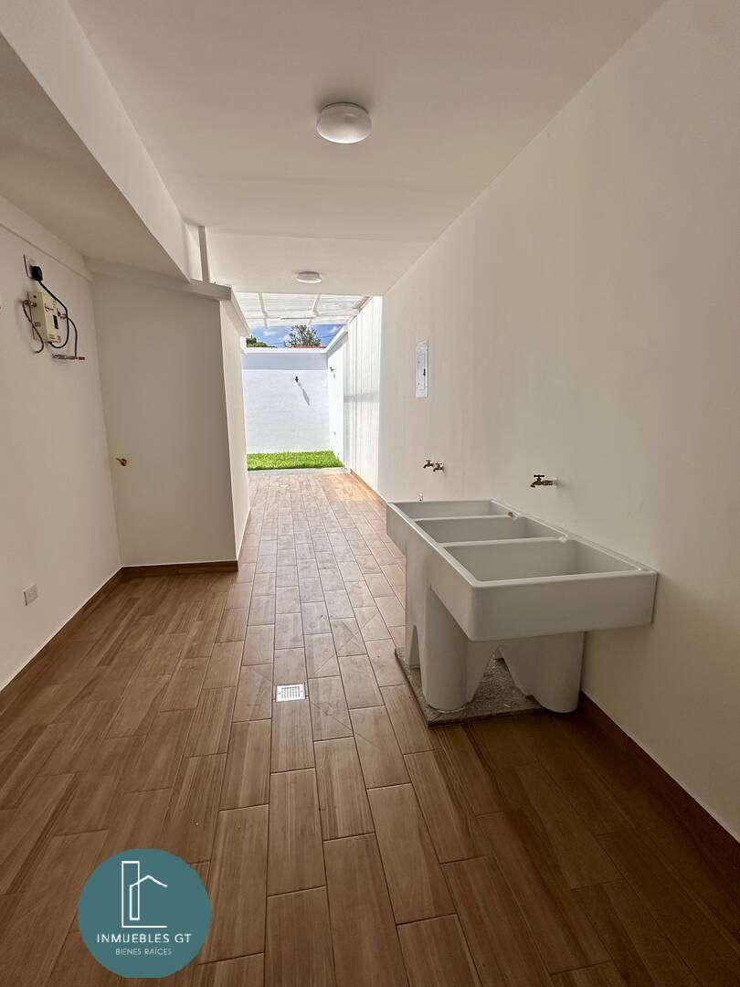 Casa en renta zona 15 - Miniatura 14