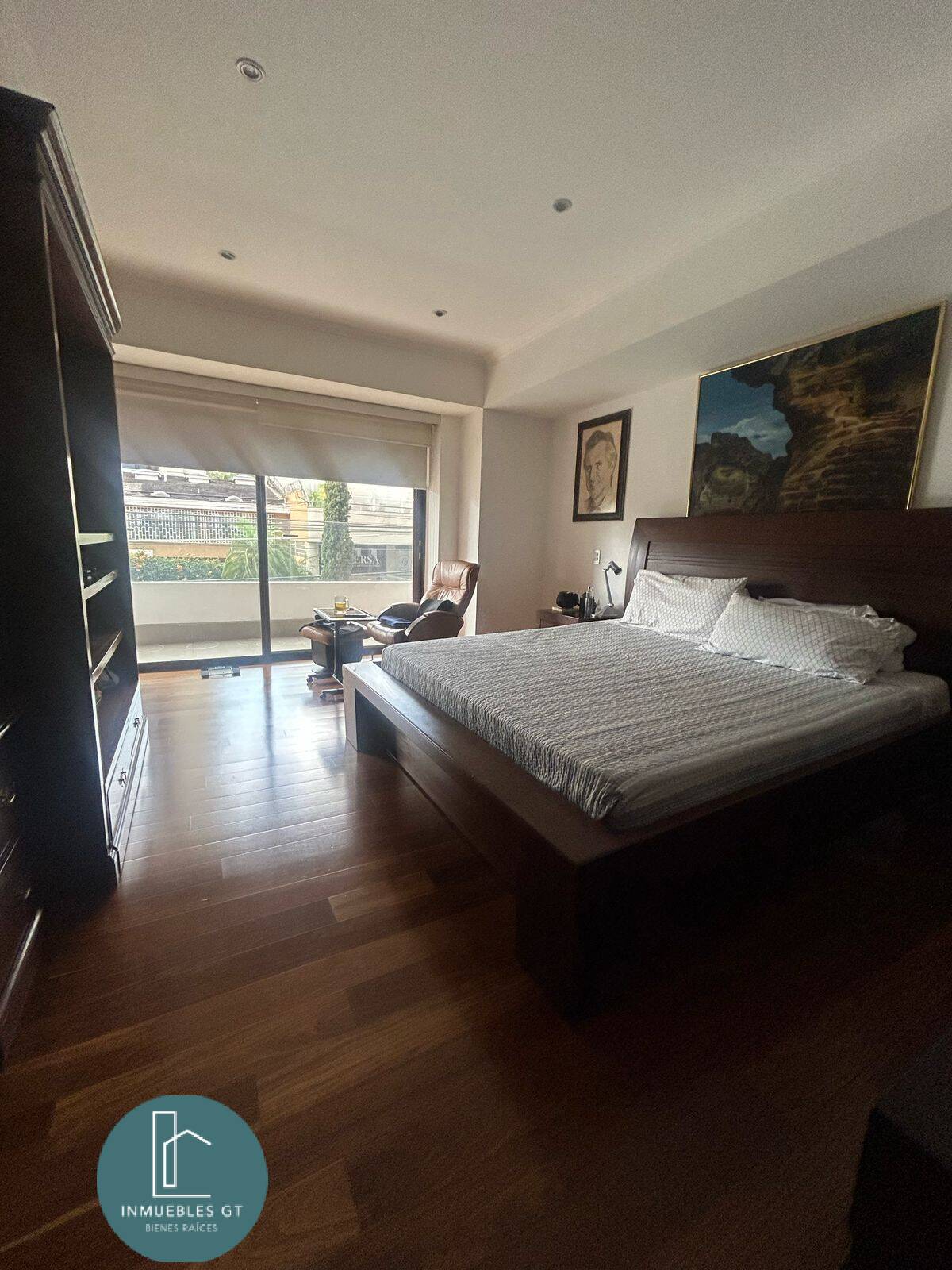 Apartamento en venta zona 14 - Image 1