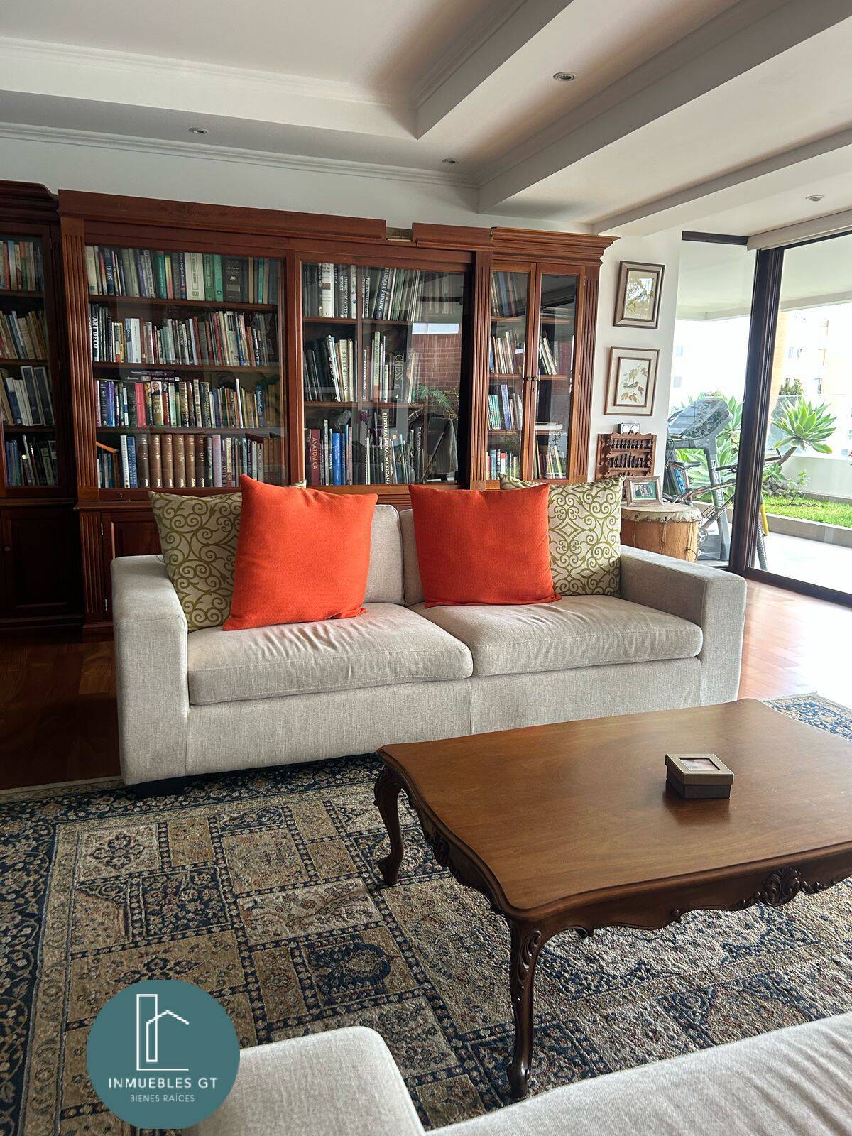 Apartamento en venta zona 14 - Image 2